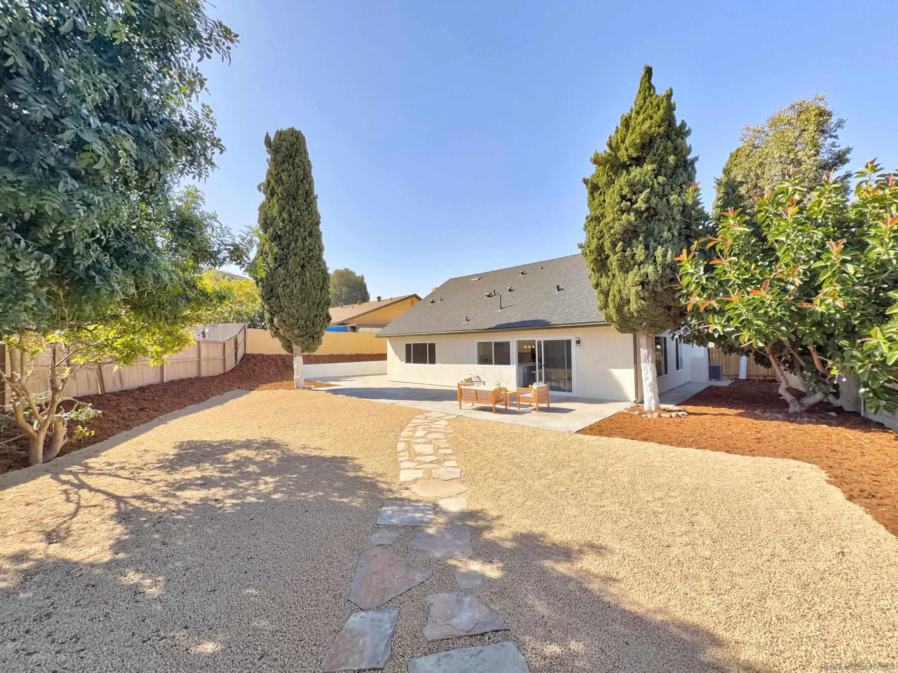 https://cdn.realtyfeed.com/cdn/127/260005392/40a59845f3d58efb082a9553a0ba390d.webp