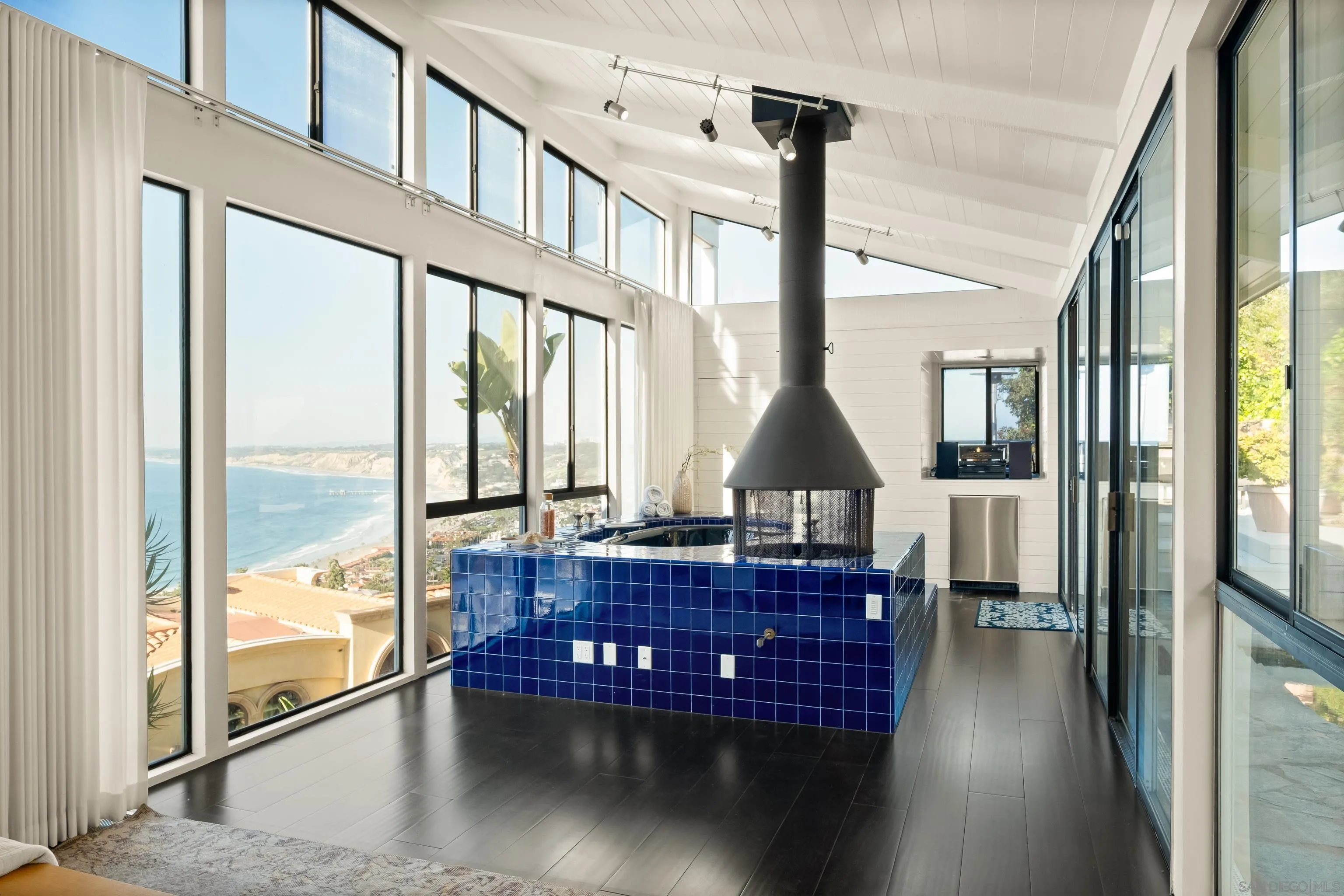 https://cdn.realtyfeed.com/cdn/127/260005394/4e834f028ec5951867215d154f95efe2.webp