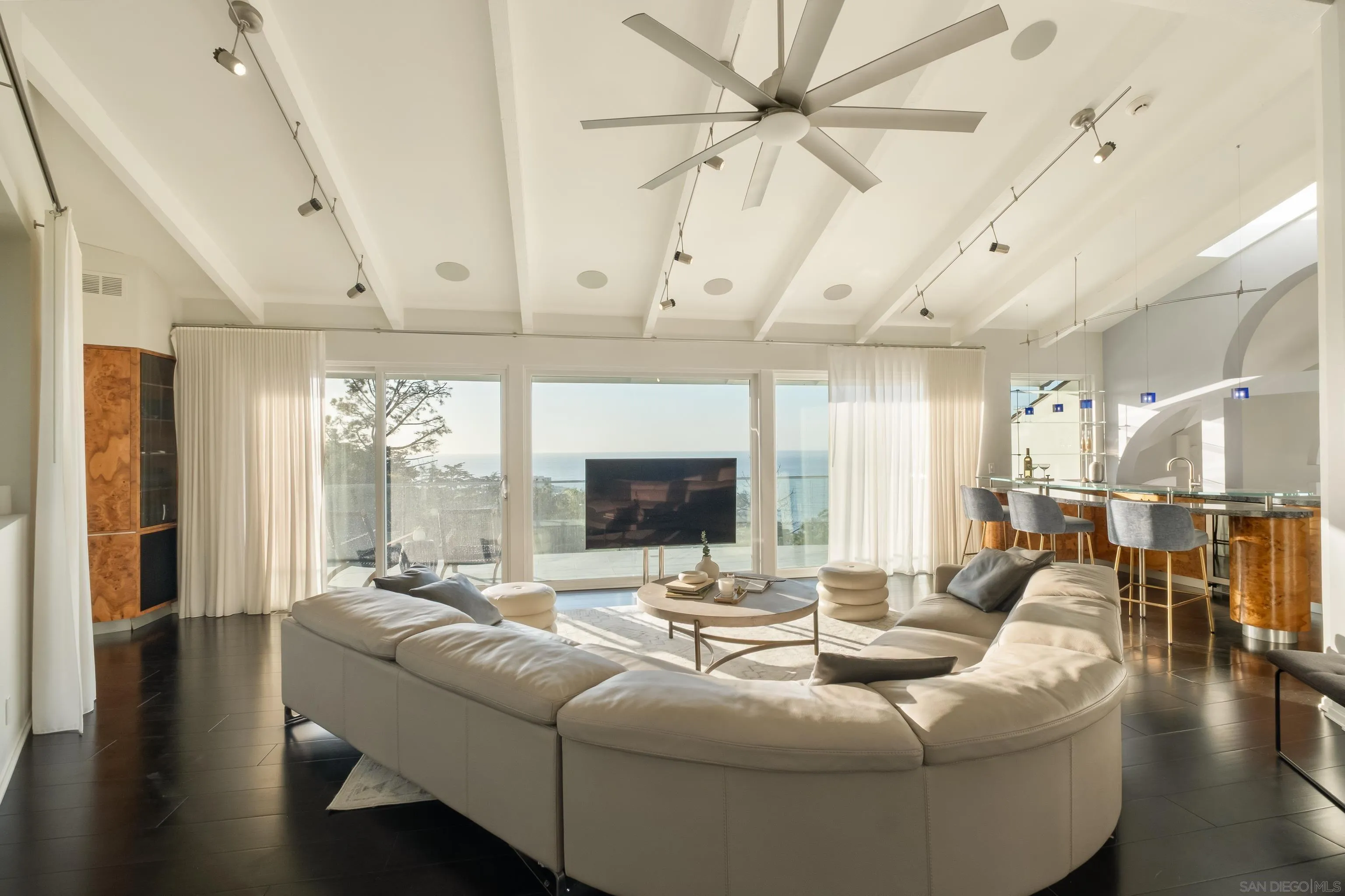 https://cdn.realtyfeed.com/cdn/127/260005394/73fd65ec3bdf42c5c572527f08746336.webp
