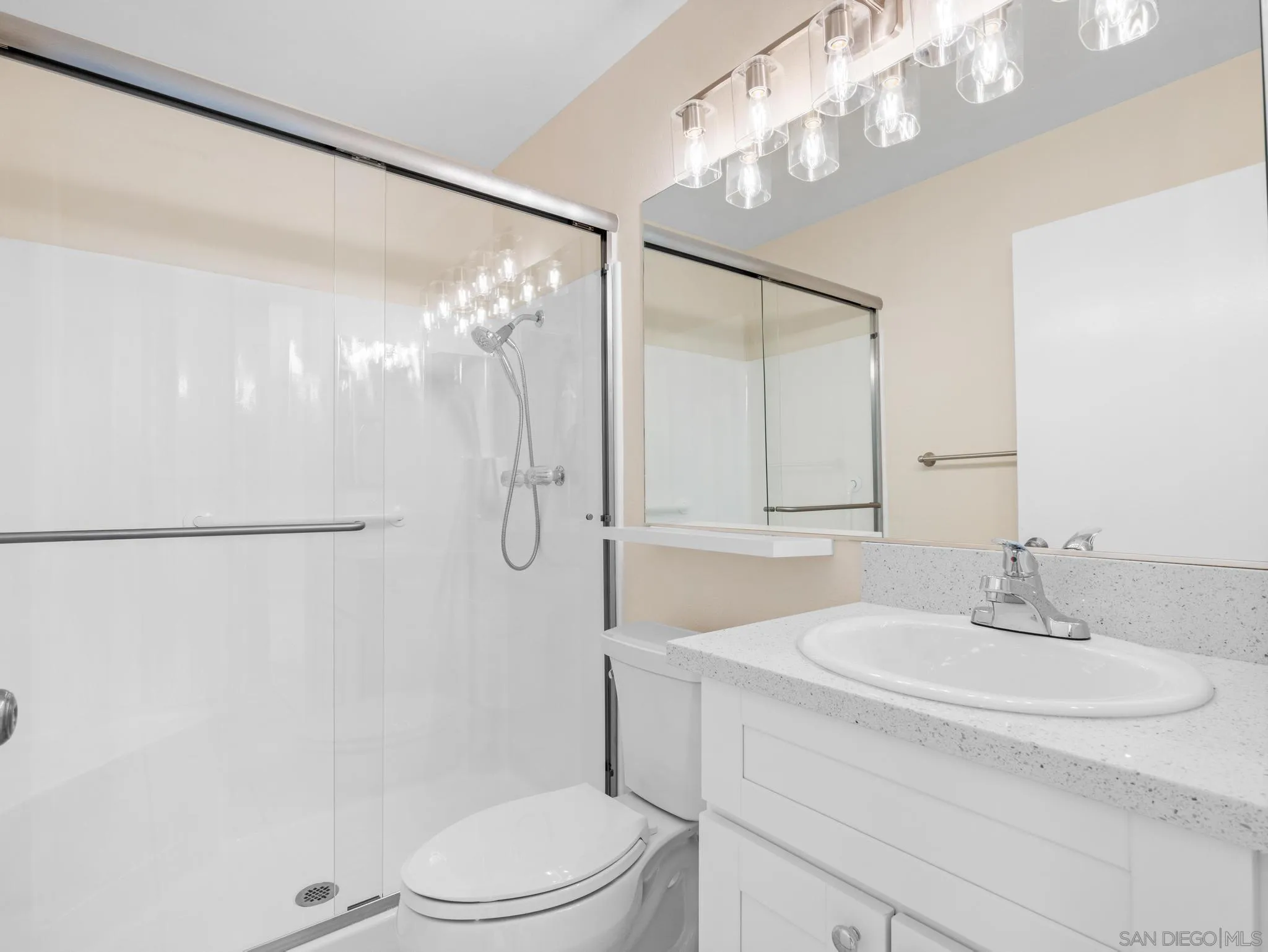 https://cdn.realtyfeed.com/cdn/127/260005398/2fa531c619a2069708fd0740bb132586.webp