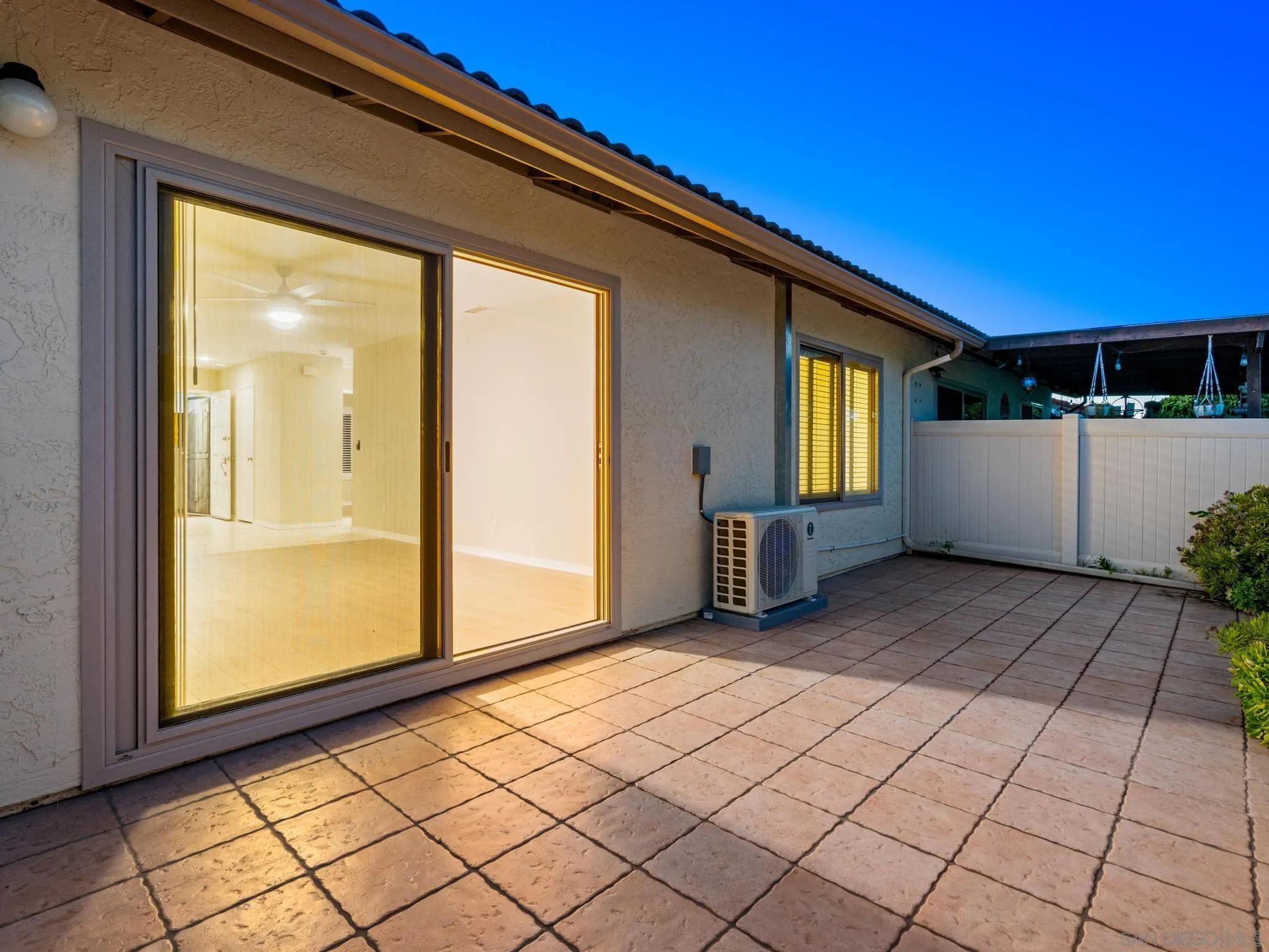 https://cdn.realtyfeed.com/cdn/127/260005398/ad6824dbd98f37d89c89bbf9b6459df4.webp