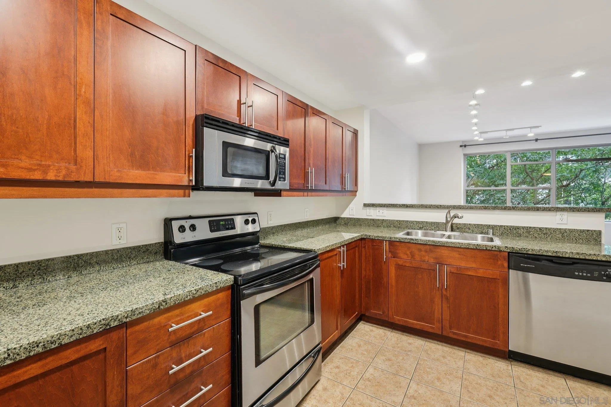 Photo #16: 260005399 Listing: Photo #16