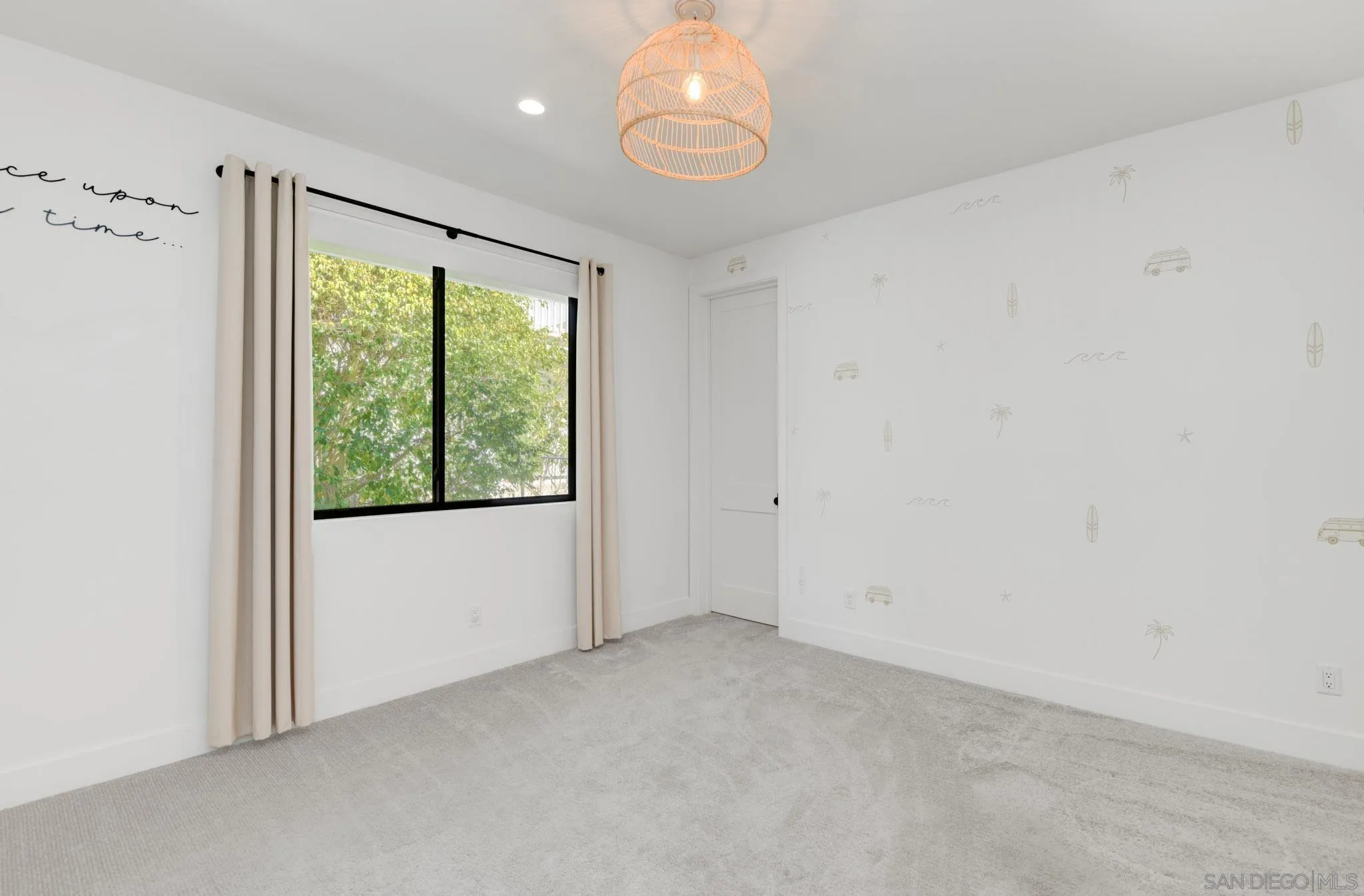 https://cdn.realtyfeed.com/cdn/127/260005405/53da0711fb7fb210cb10604082cf0f14.webp
