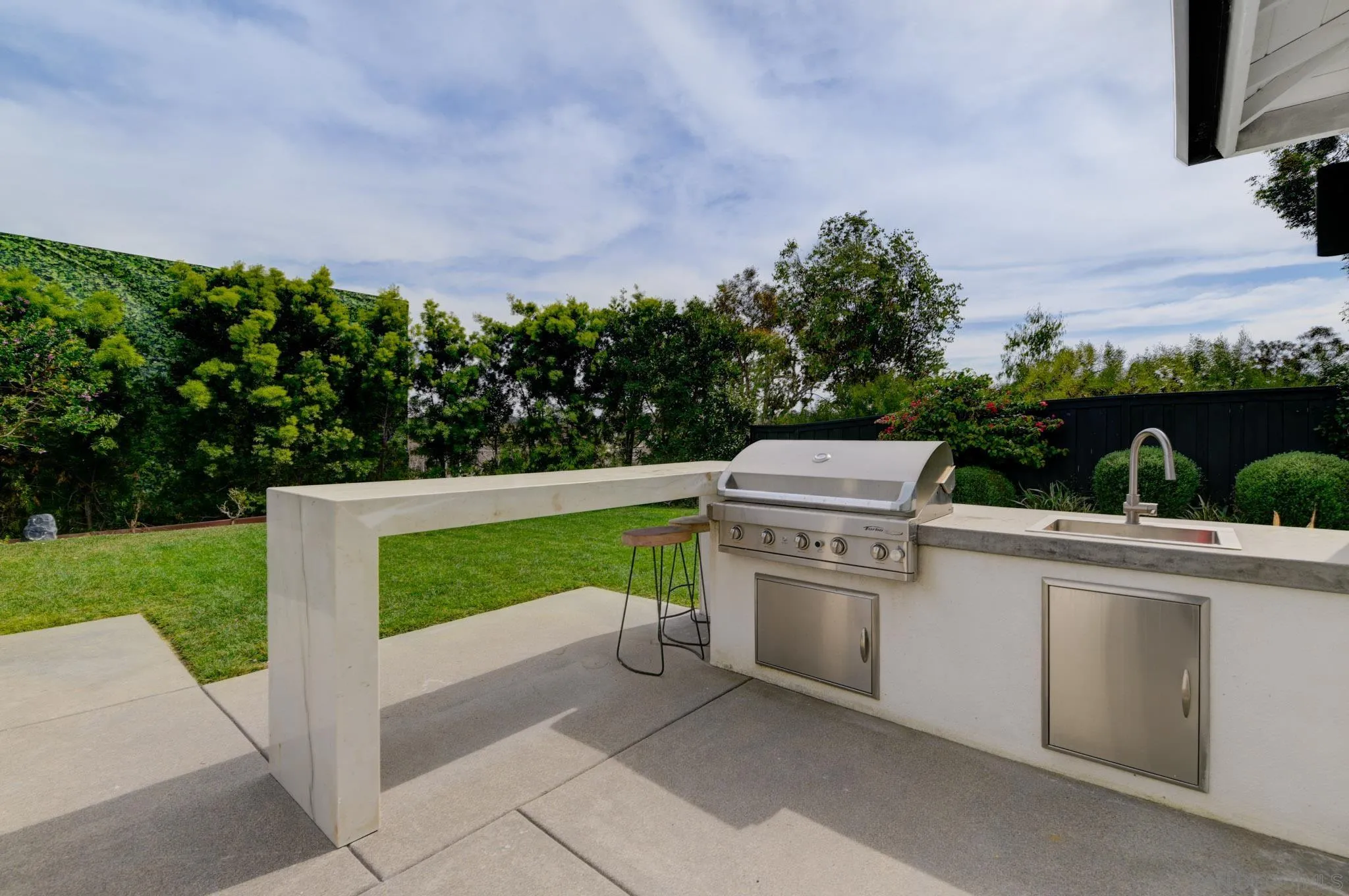 https://cdn.realtyfeed.com/cdn/127/260005405/590437b91e42318adff0349118e8a2c5.webp