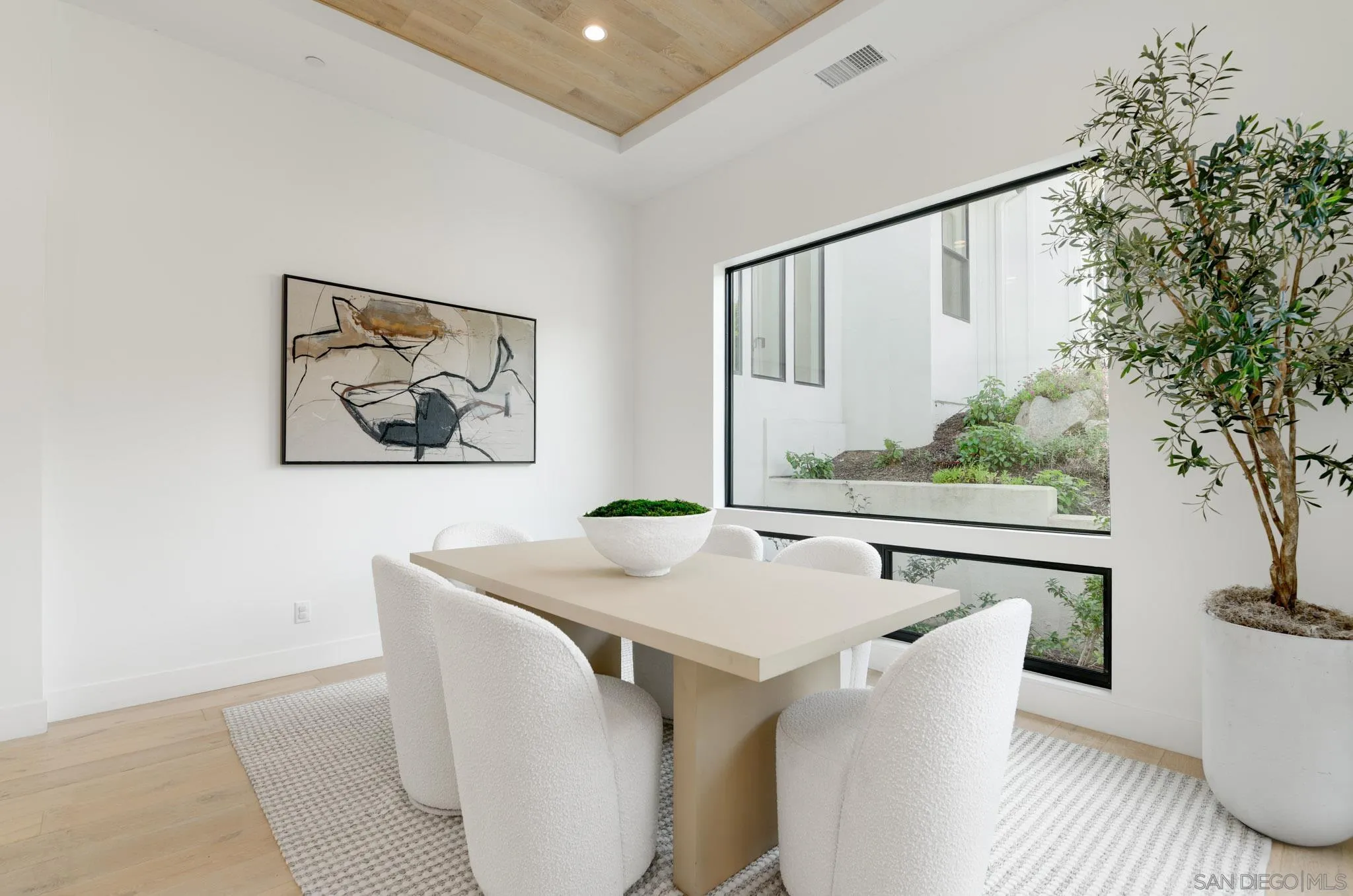 https://cdn.realtyfeed.com/cdn/127/260005405/614716f230be86bccdbb22ae69140000.webp