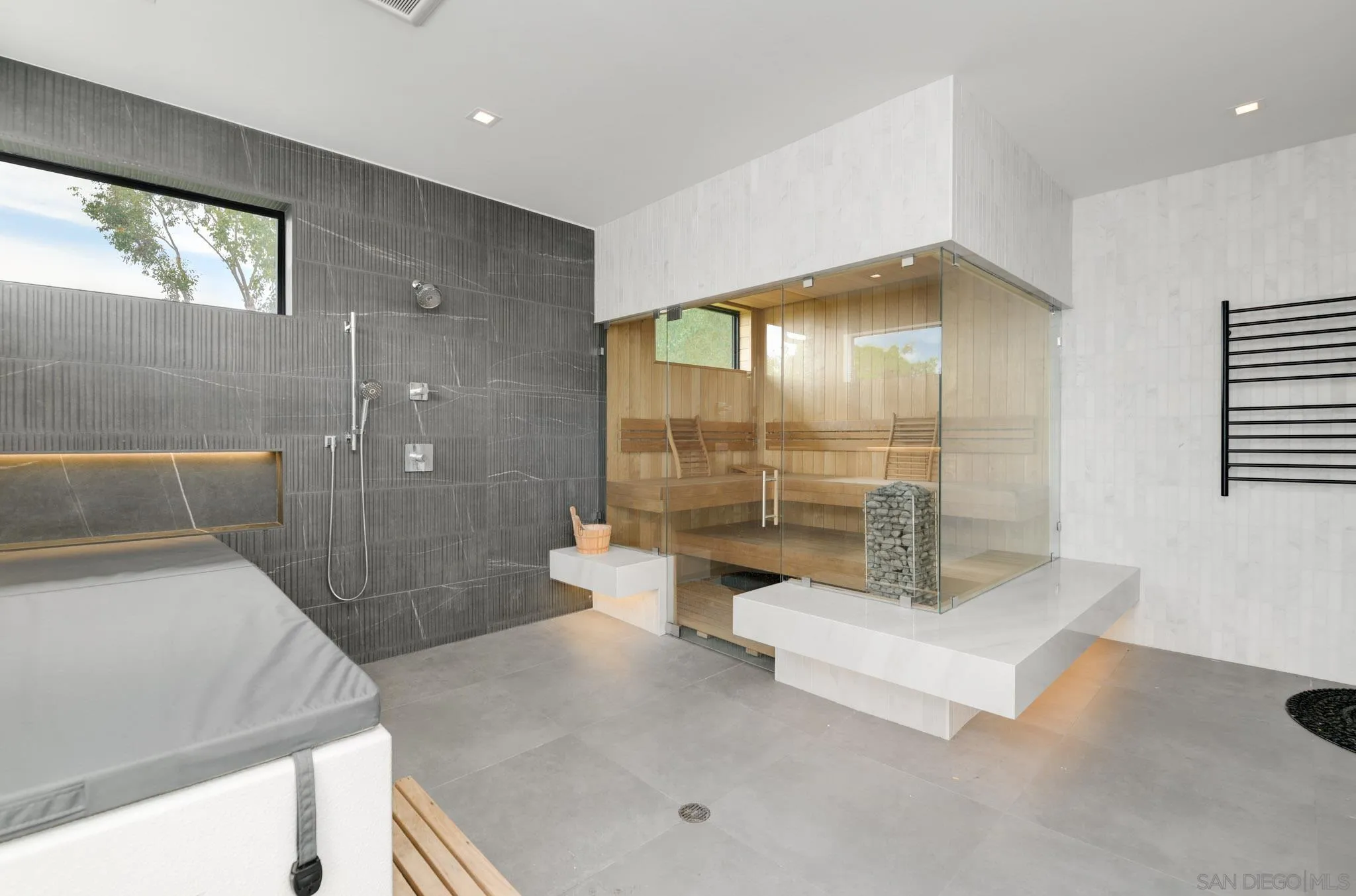 https://cdn.realtyfeed.com/cdn/127/260005405/9437982892ffd23f4fece218cbe016cb.webp