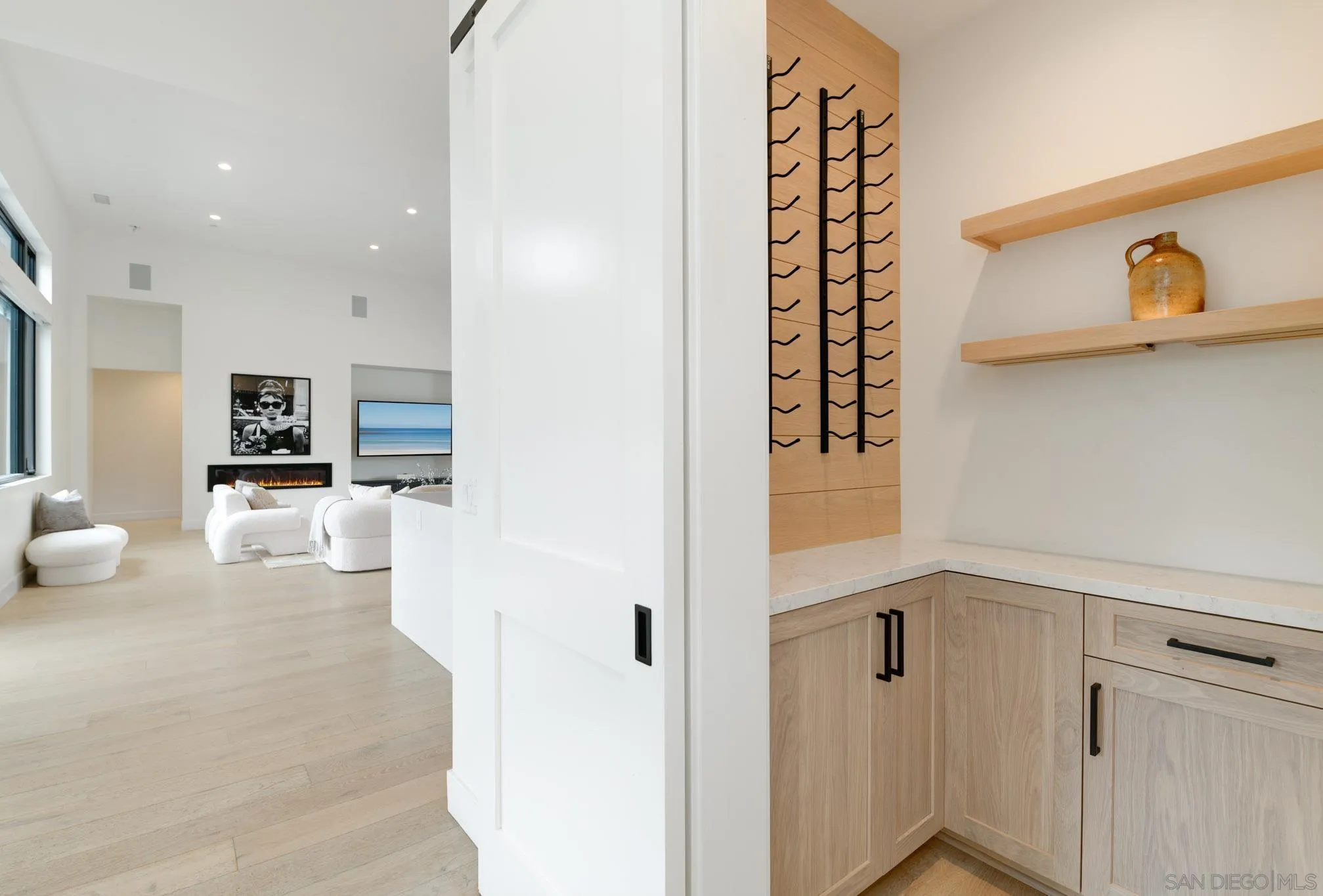 https://cdn.realtyfeed.com/cdn/127/260005405/c1b0db6e87b49f7180cf00b388d4d25b.webp