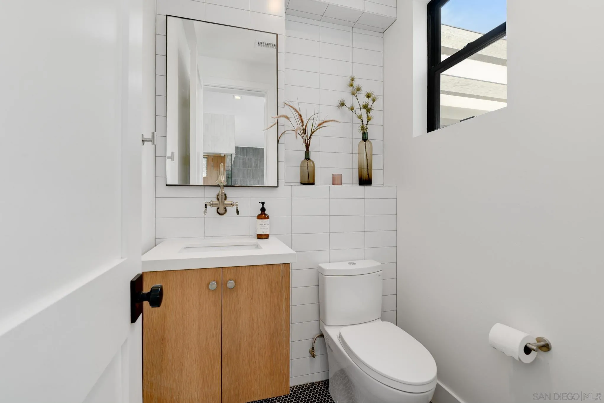 https://cdn.realtyfeed.com/cdn/127/260005405/cfedf40150387b2f5ec403ebe02a2dc7.webp