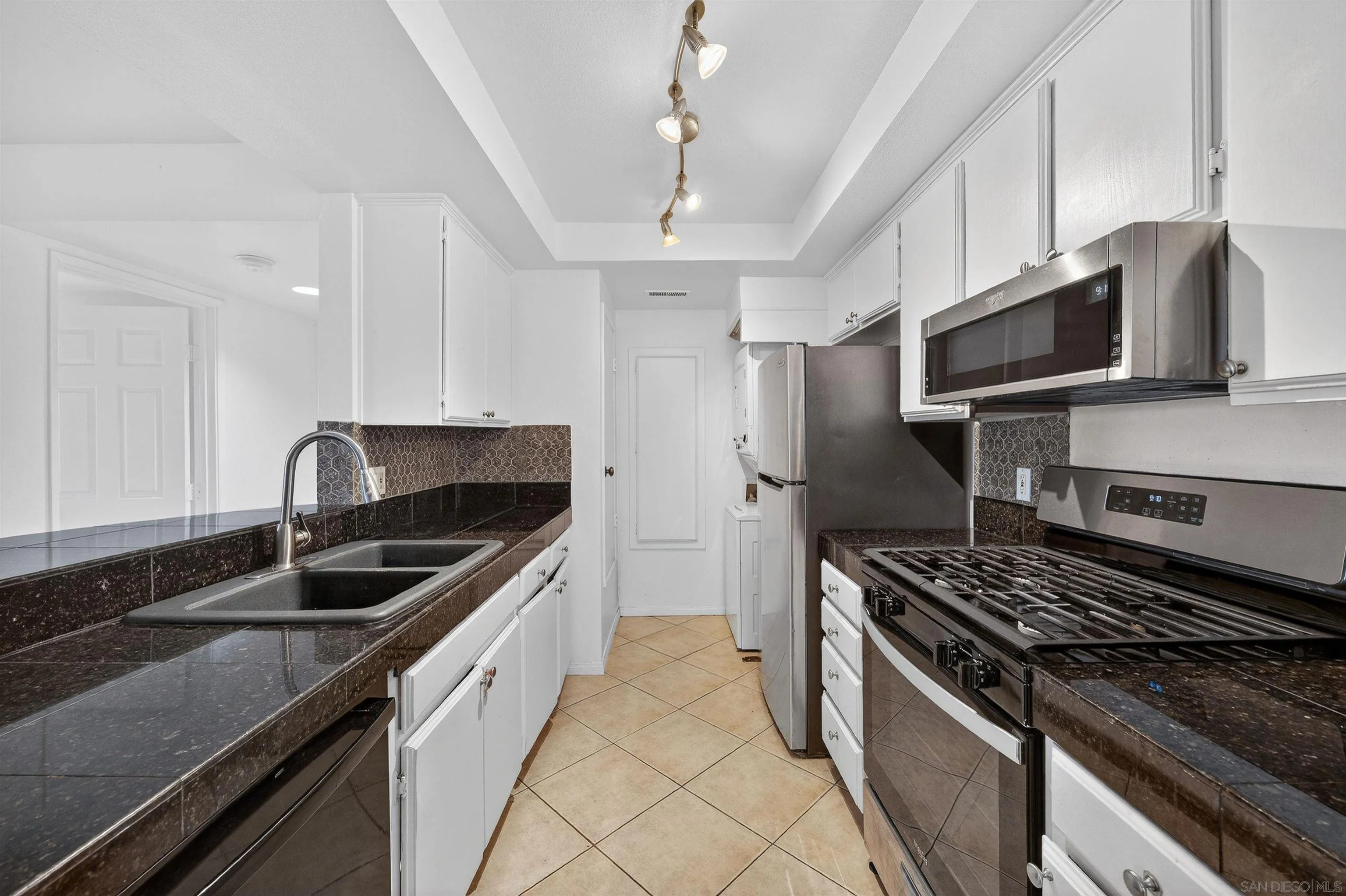 https://cdn.realtyfeed.com/cdn/127/260005407/e292daeb7d4c325af1fc9bd049deda04.webp