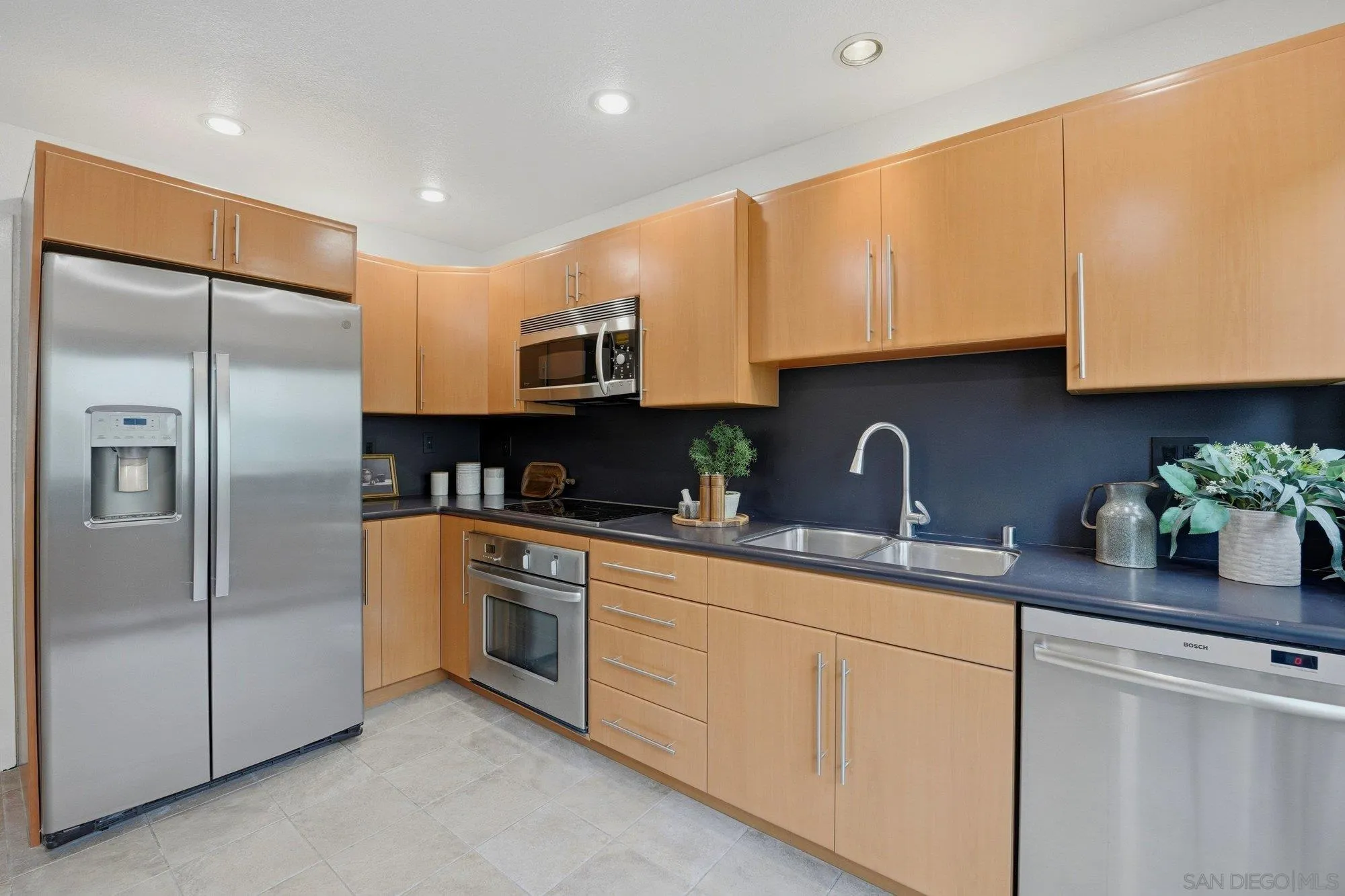 https://cdn.realtyfeed.com/cdn/127/260005410/1803b2109483033a9e80f6b3db6e6a10.webp