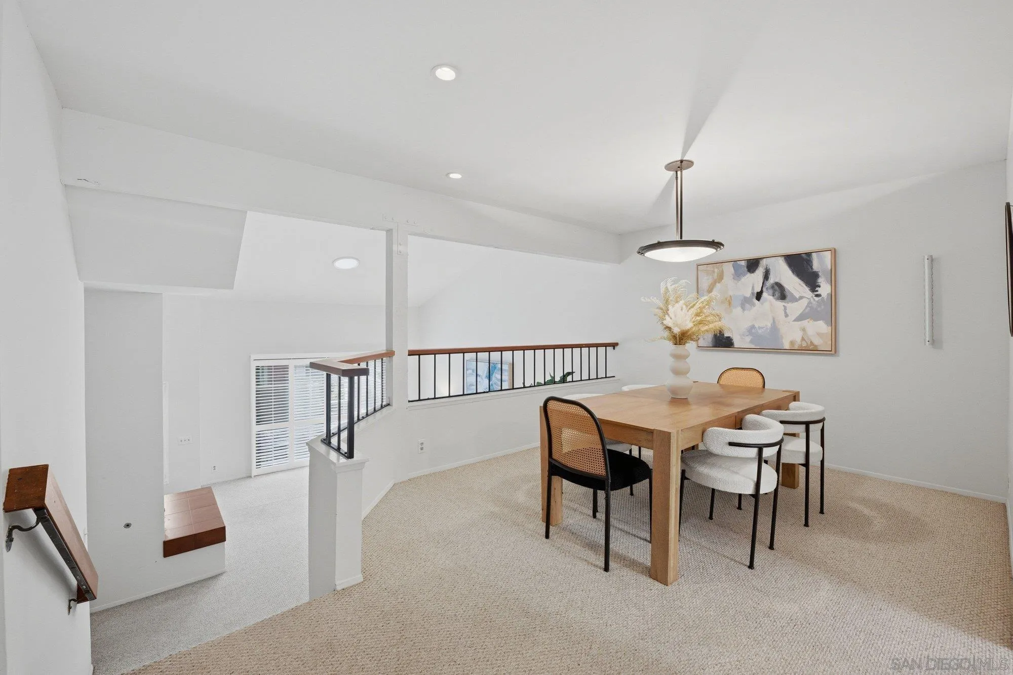 https://cdn.realtyfeed.com/cdn/127/260005410/771c00de6b73a5ba9743bda4046c23a5.webp