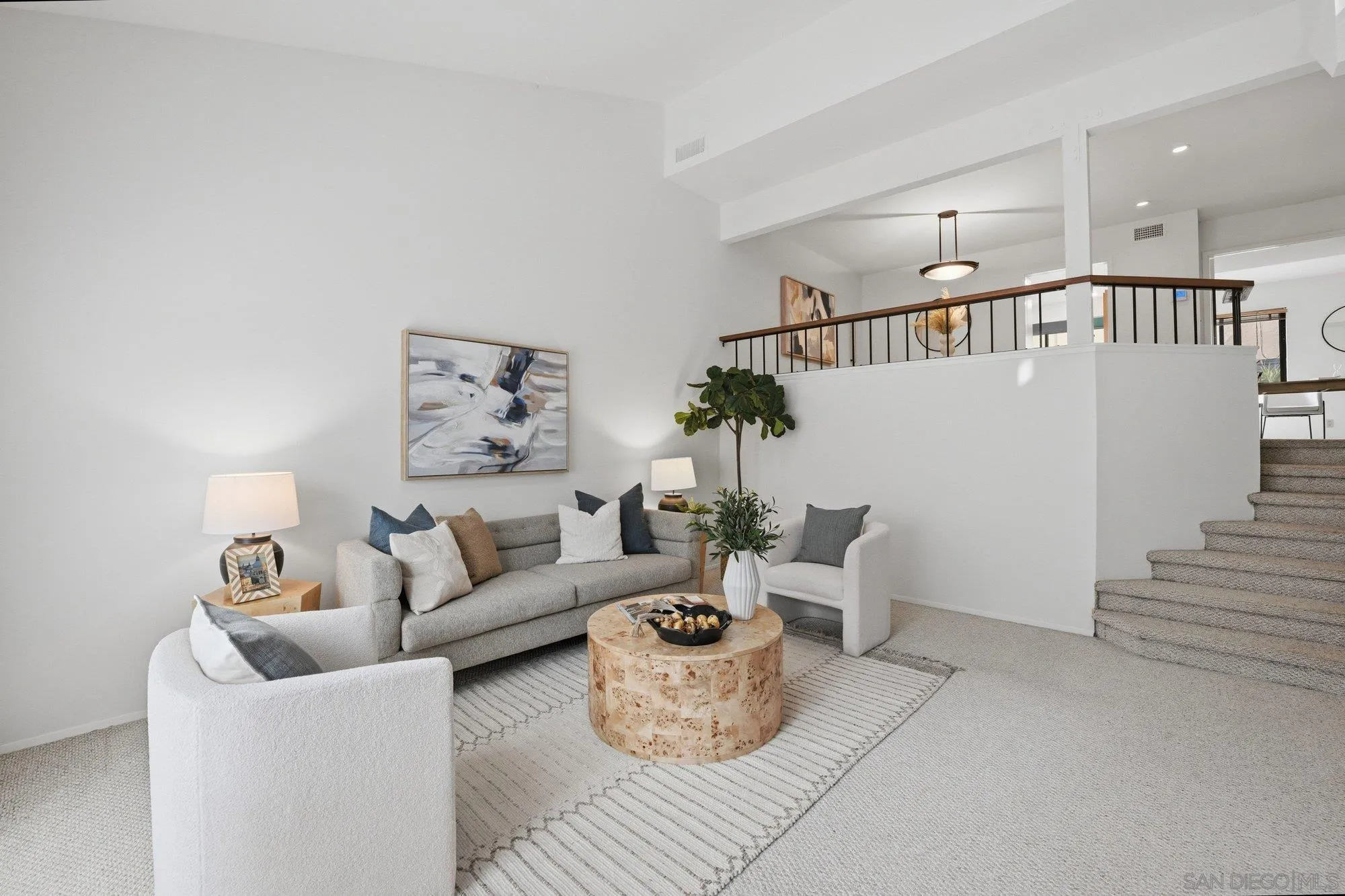 https://cdn.realtyfeed.com/cdn/127/260005410/82b6284a1cc4fc57107e7c020d2bb20b.webp