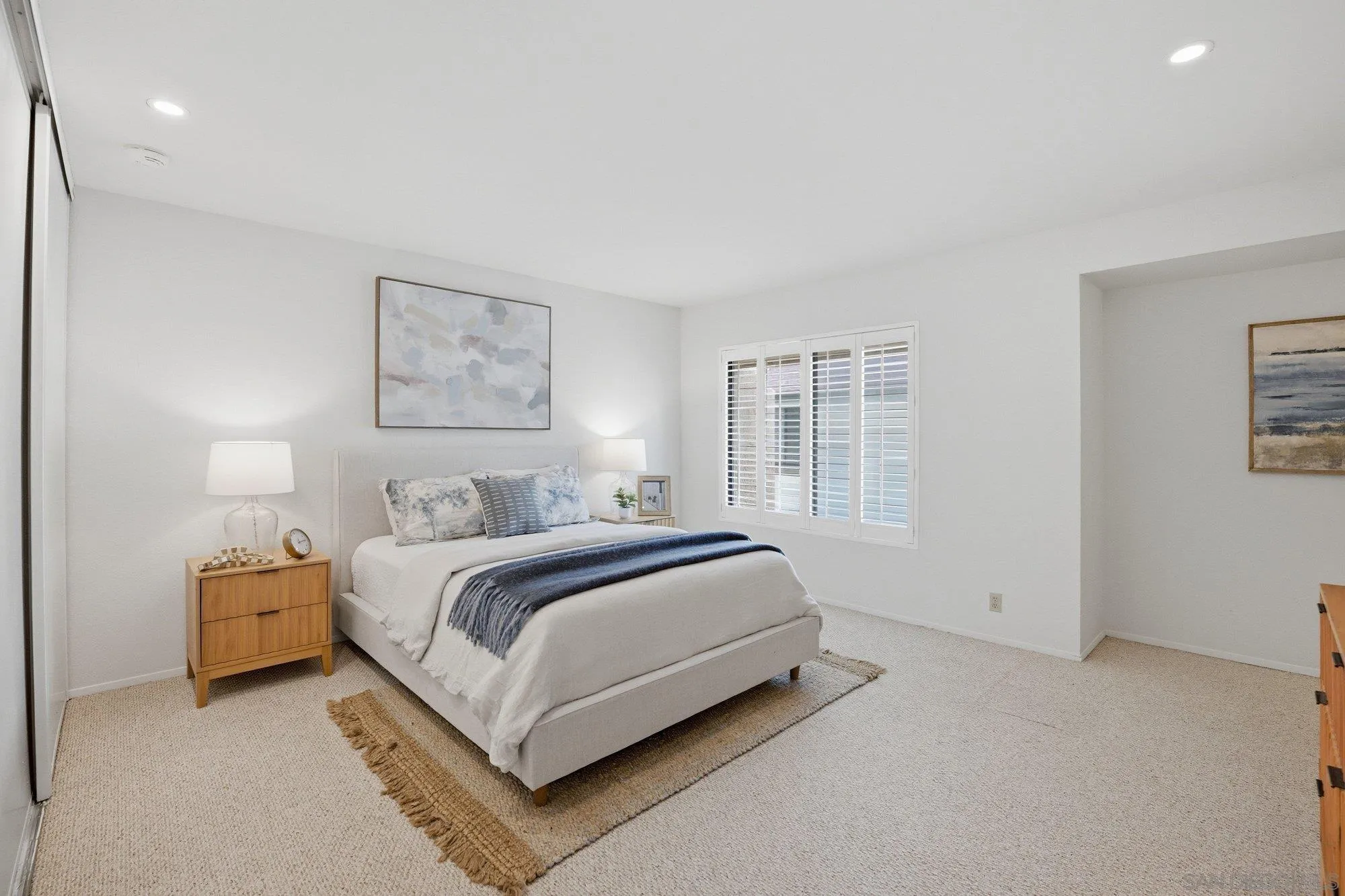https://cdn.realtyfeed.com/cdn/127/260005410/daab10f4c5bec702bd494e409ebf8371.webp