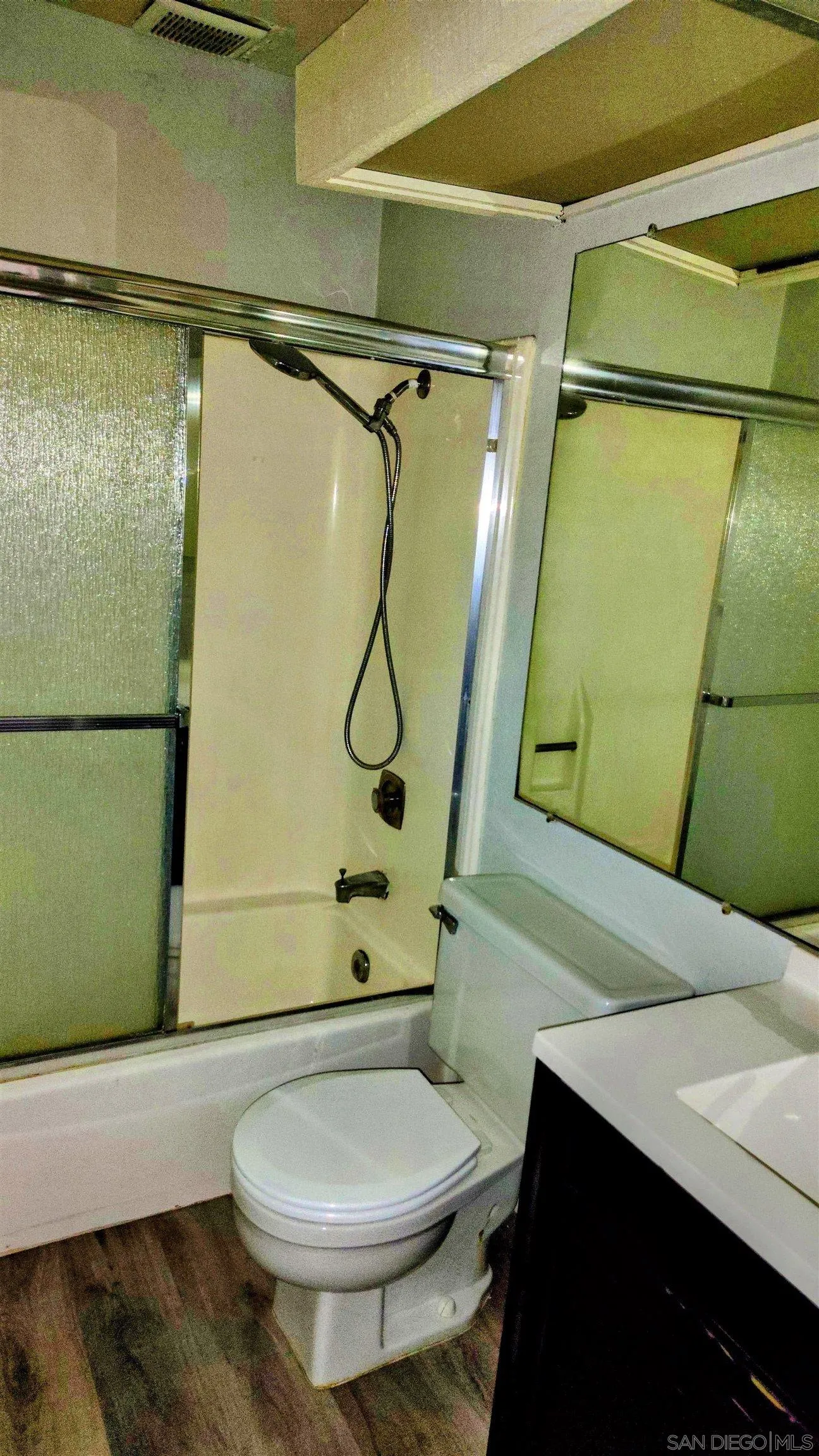 Photo #21: 260005421 Listing: Photo #21