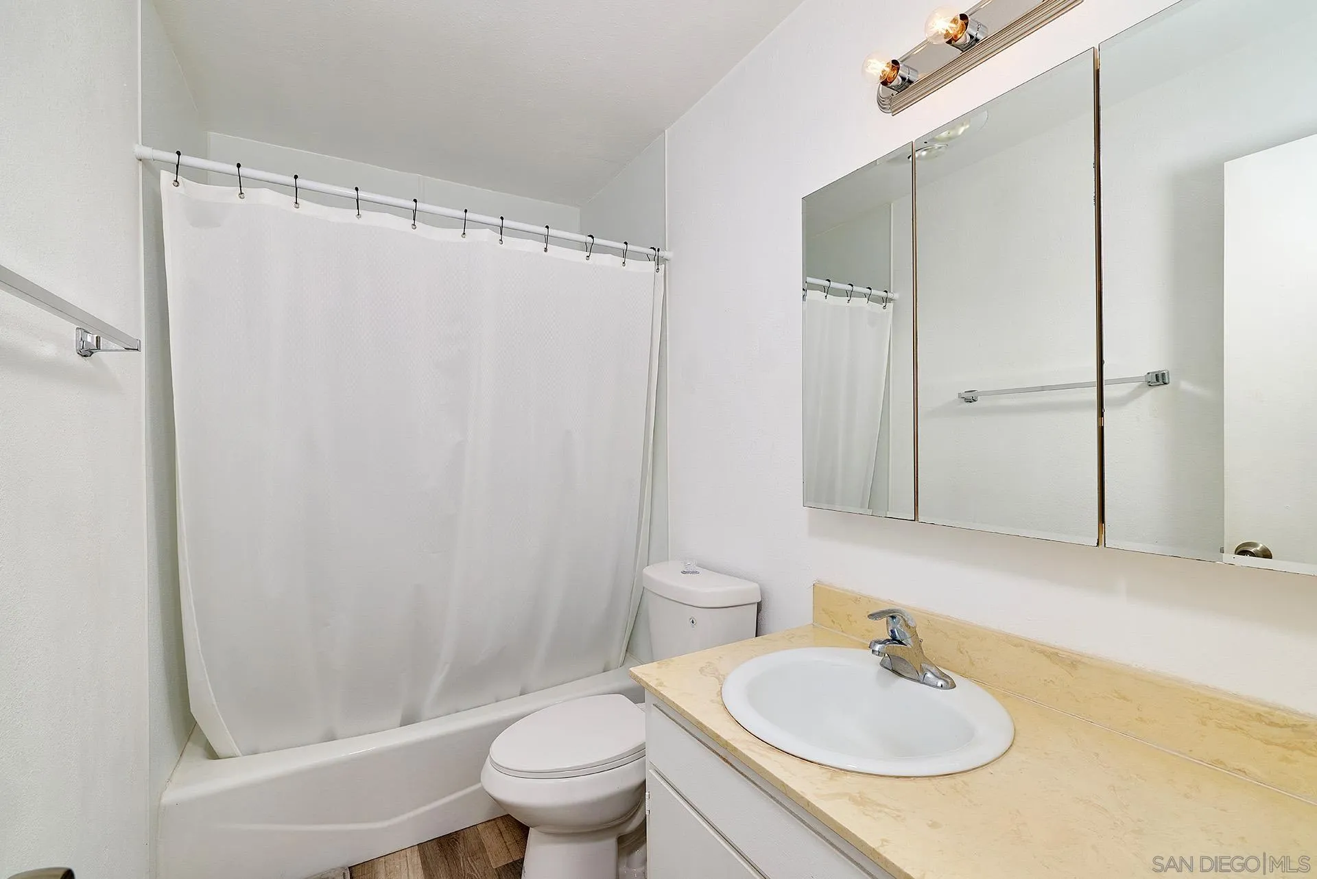 Photo #11: 260005425 Listing: Photo #11