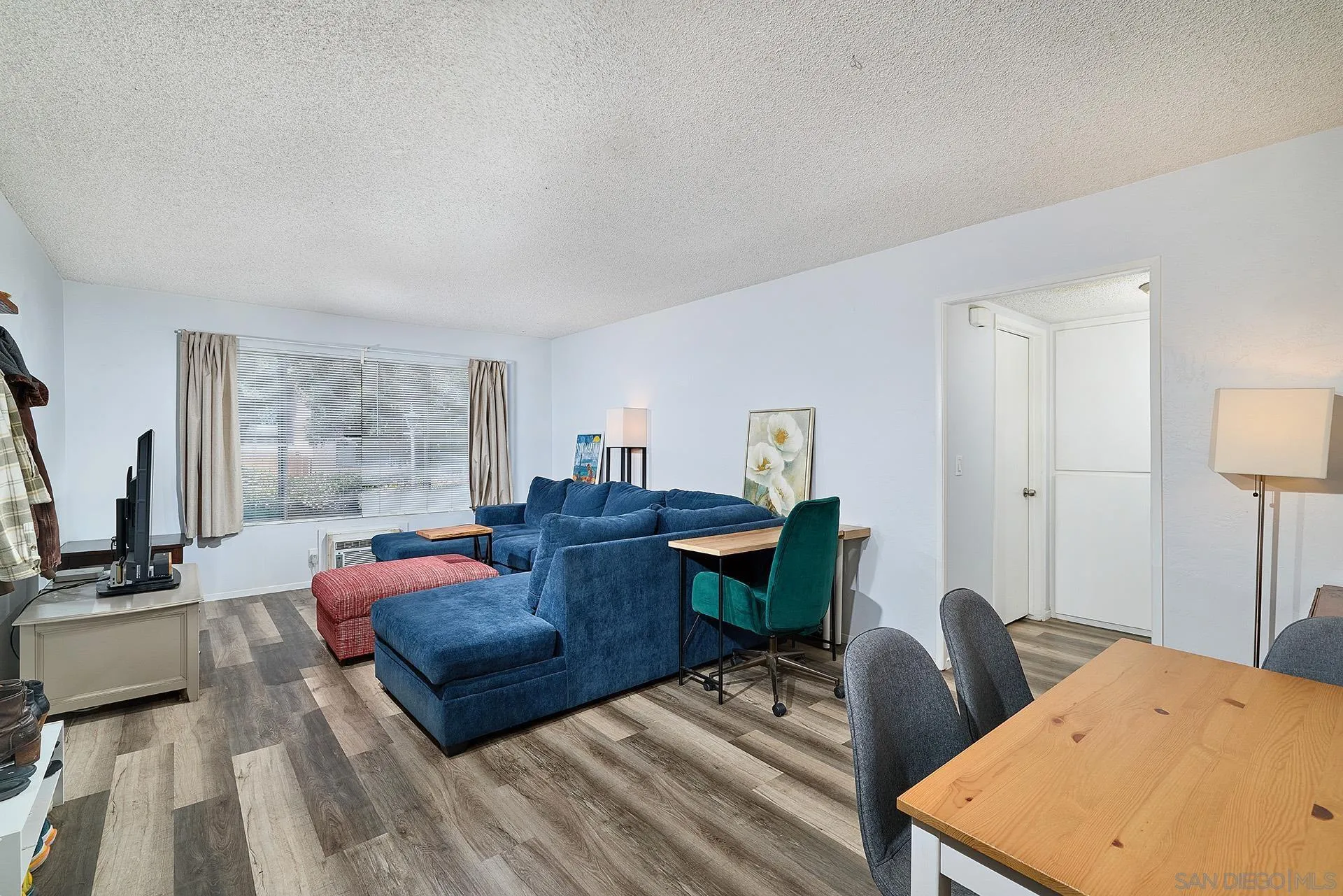 Photo #8: 260005425 Listing: Photo #8