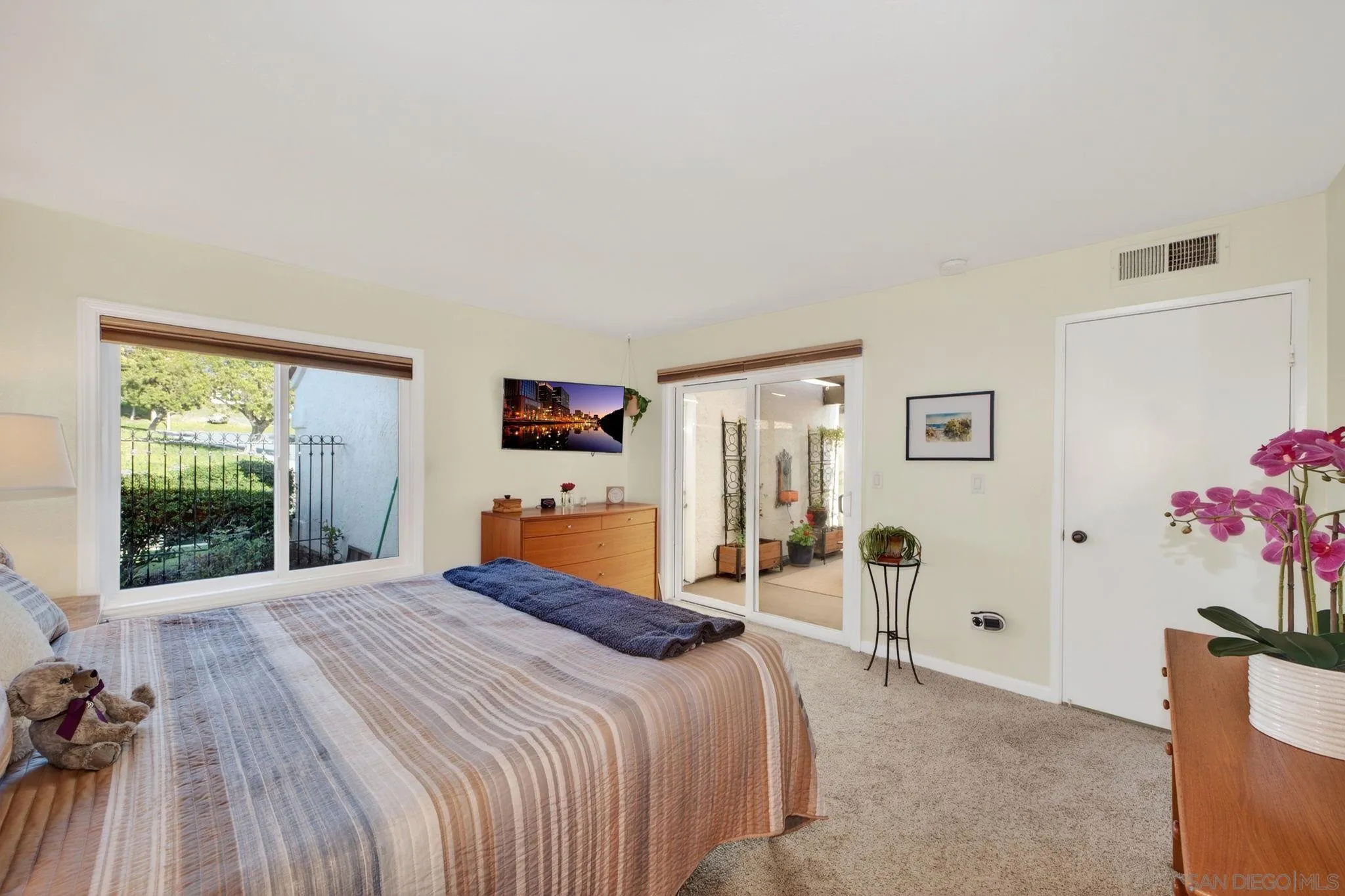 https://cdn.realtyfeed.com/cdn/127/260005433/0f0e0b584b786bc122e26388fe85ed67.webp