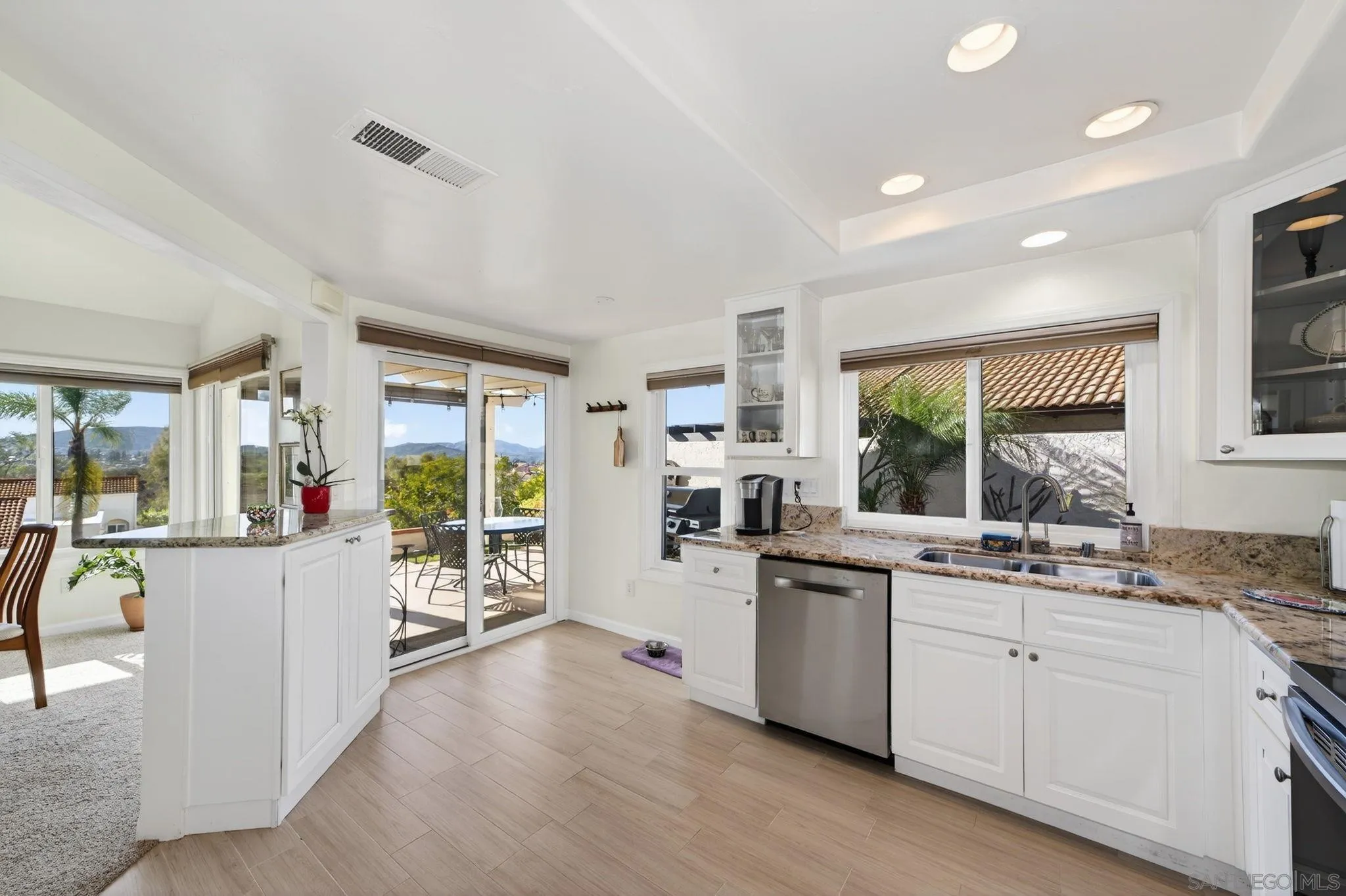 https://cdn.realtyfeed.com/cdn/127/260005433/822d33b05f8883ca139ebb177b0d8215.webp