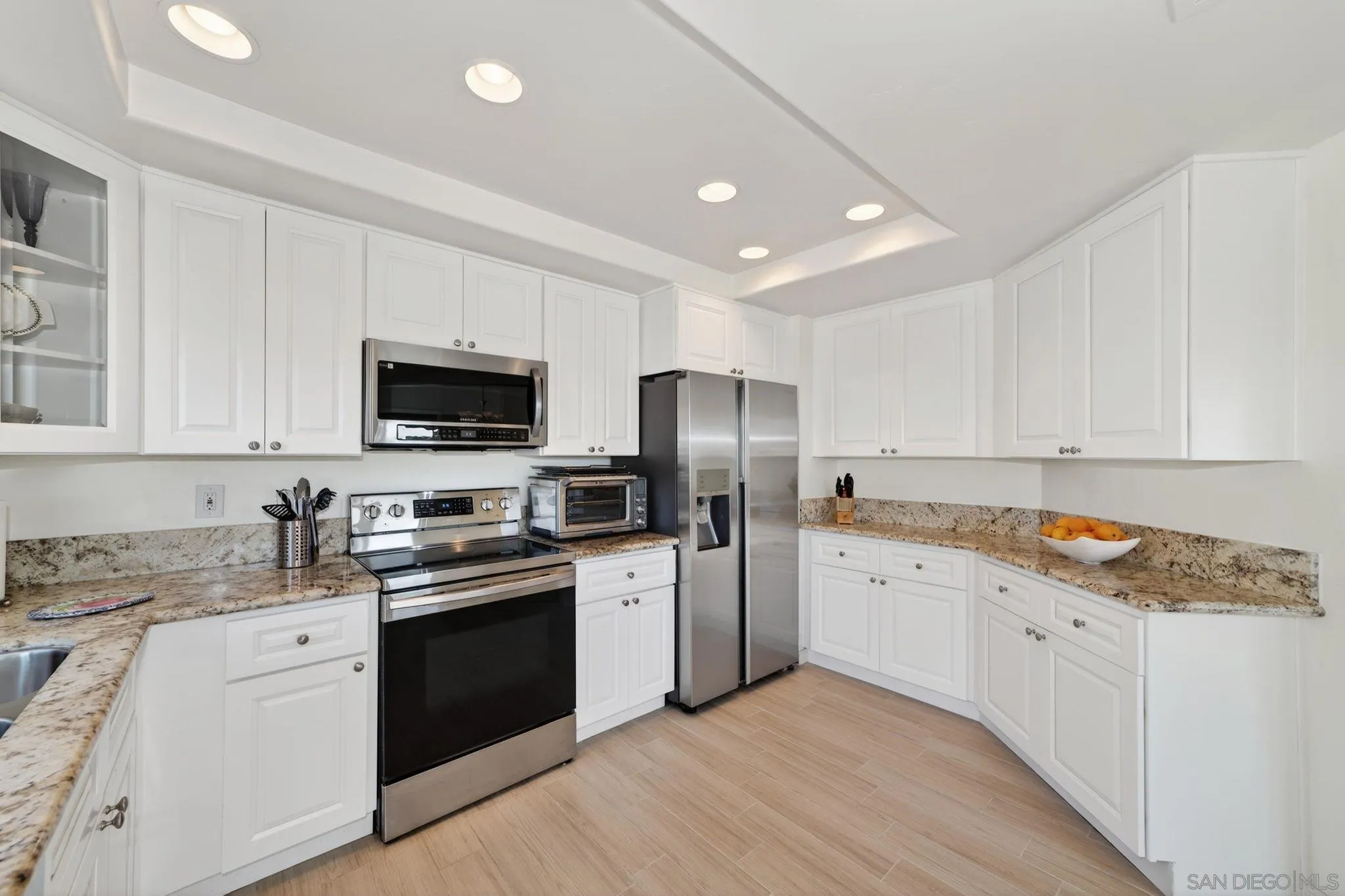 https://cdn.realtyfeed.com/cdn/127/260005433/ef8cf24afd81c0bf7b5238358707d958.webp