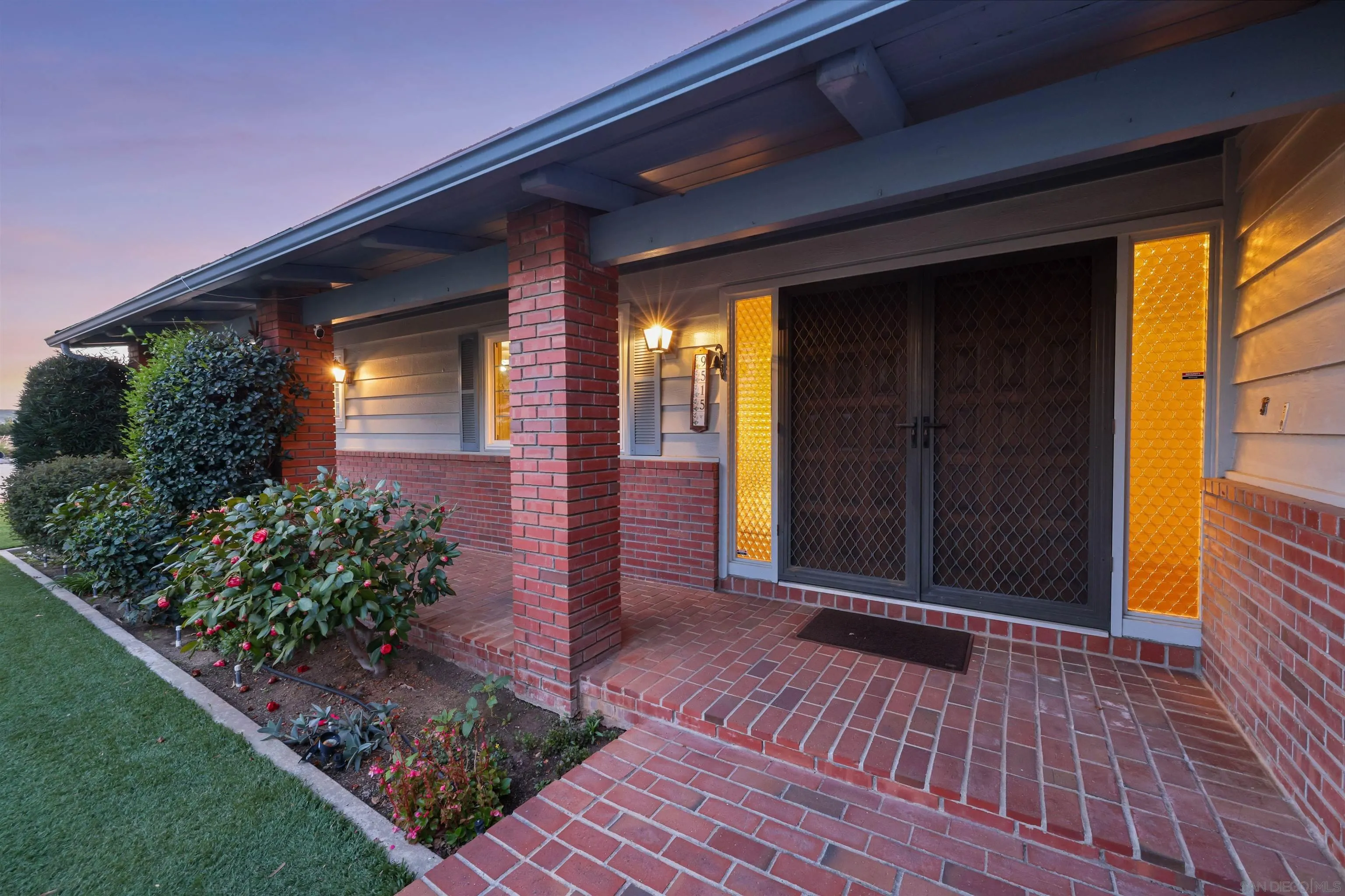 https://cdn.realtyfeed.com/cdn/127/260005434/602f66640f66e11060e83ec048b1b79d.webp