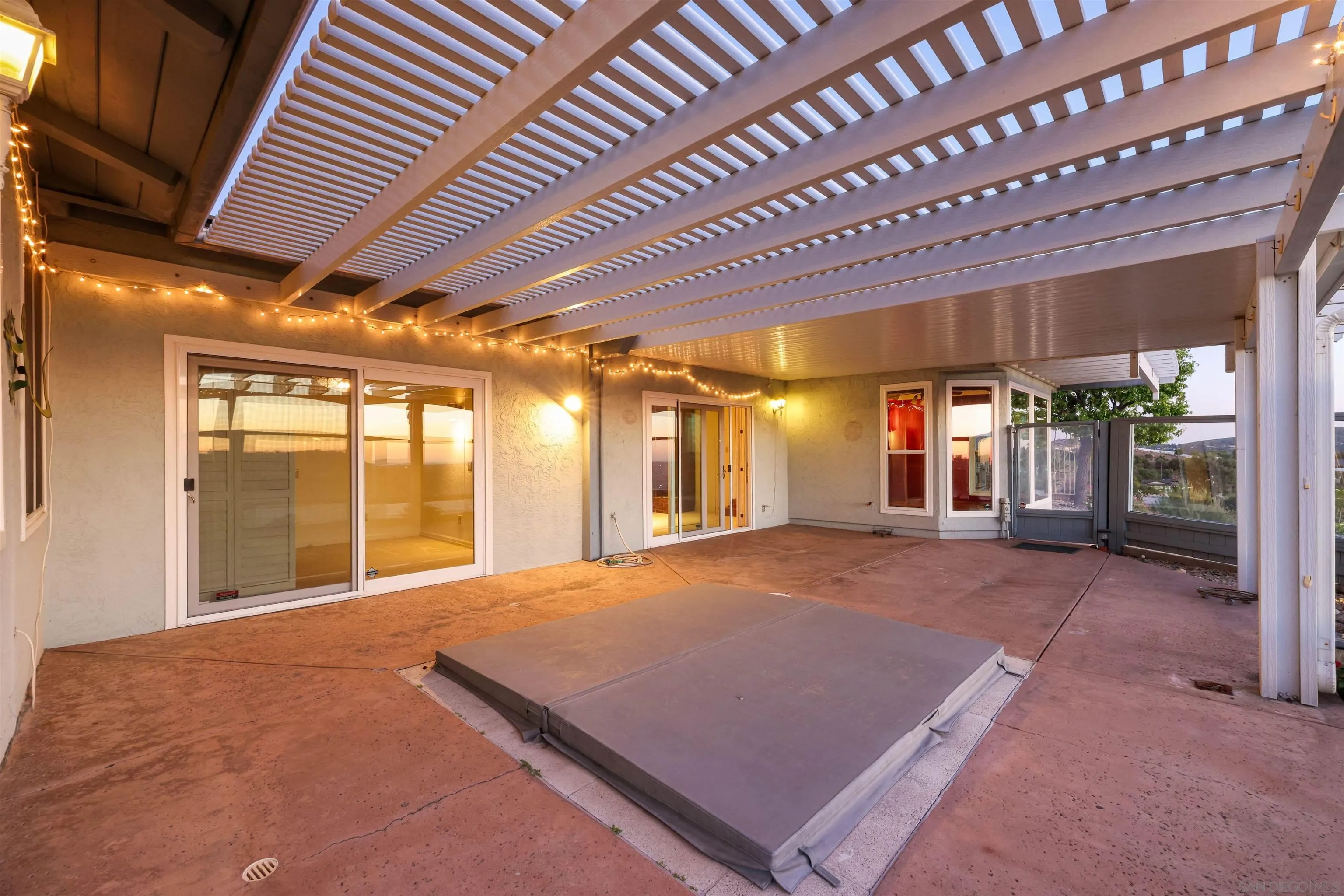 https://cdn.realtyfeed.com/cdn/127/260005434/959cee85003cf2427d6135663251c12d.webp