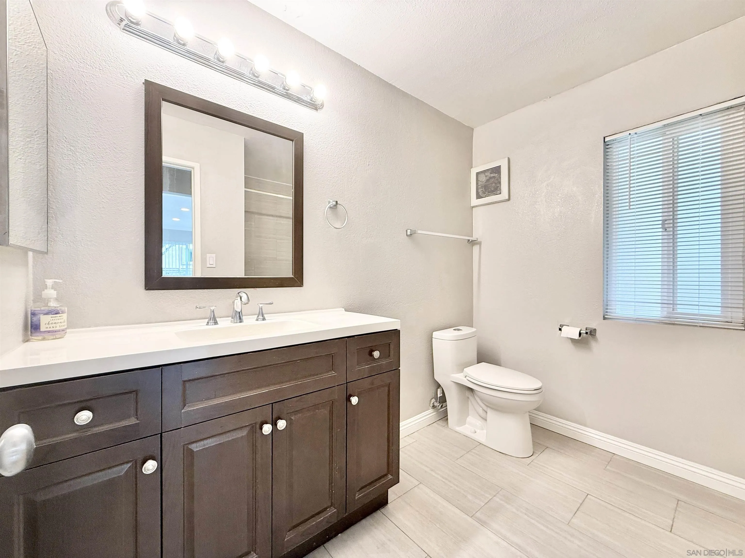 https://cdn.realtyfeed.com/cdn/127/260005435/578d18a6d631bb694abedc69a124c05c.webp