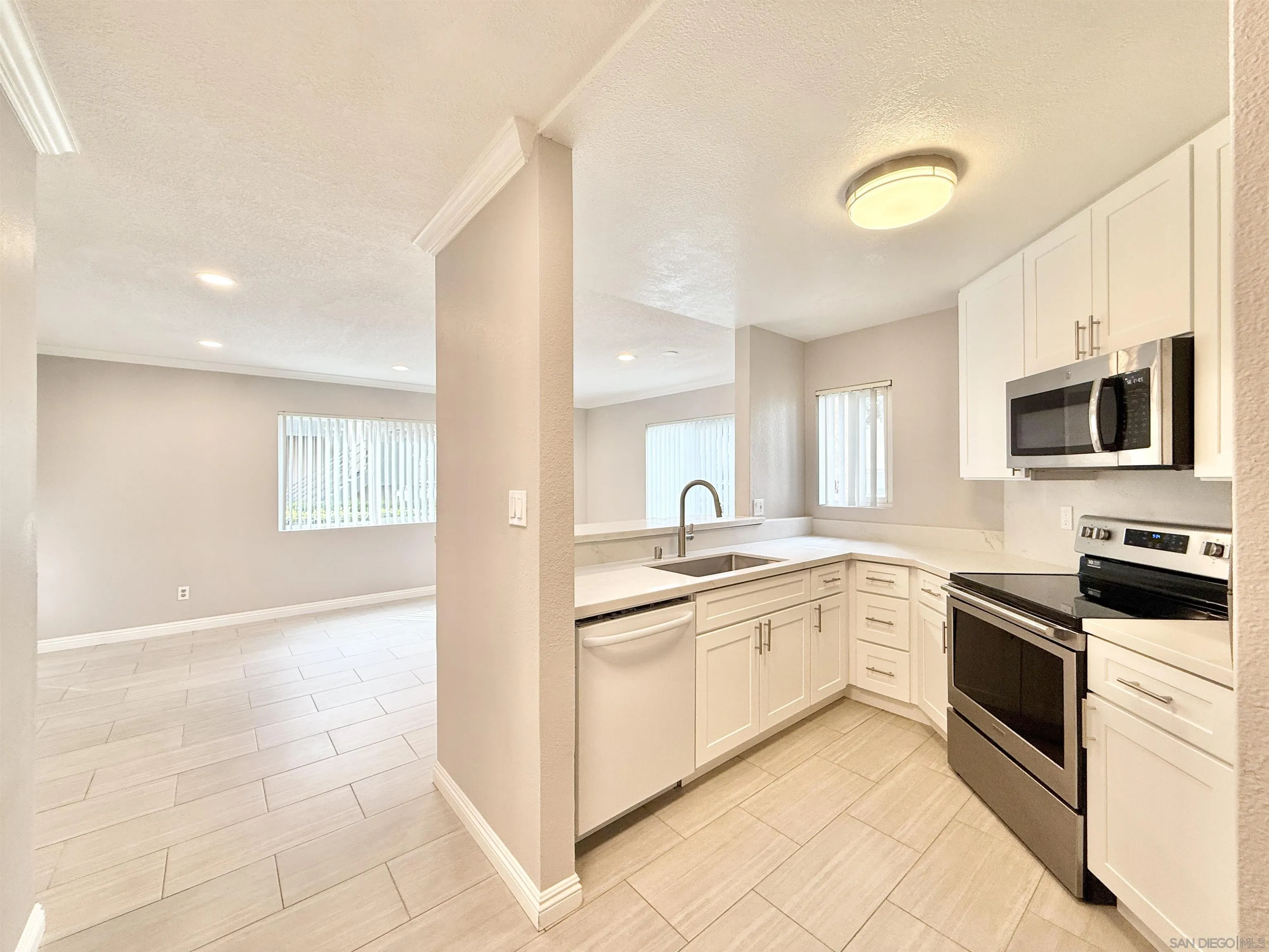 https://cdn.realtyfeed.com/cdn/127/260005435/6b310df7211f6c78e306537097981ad1.webp