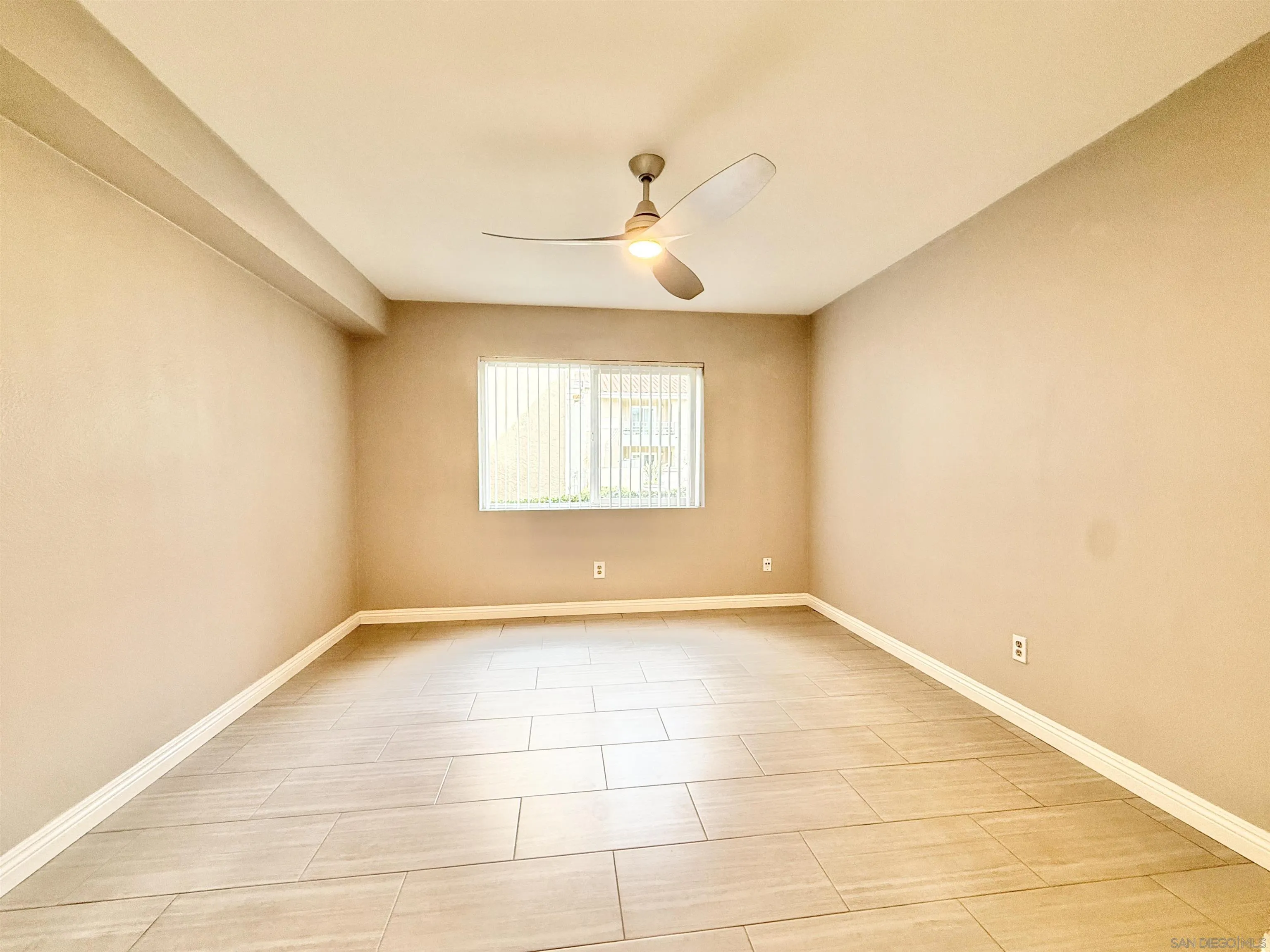 https://cdn.realtyfeed.com/cdn/127/260005435/81538f1e59657191443a4bf8b7d6493a.webp