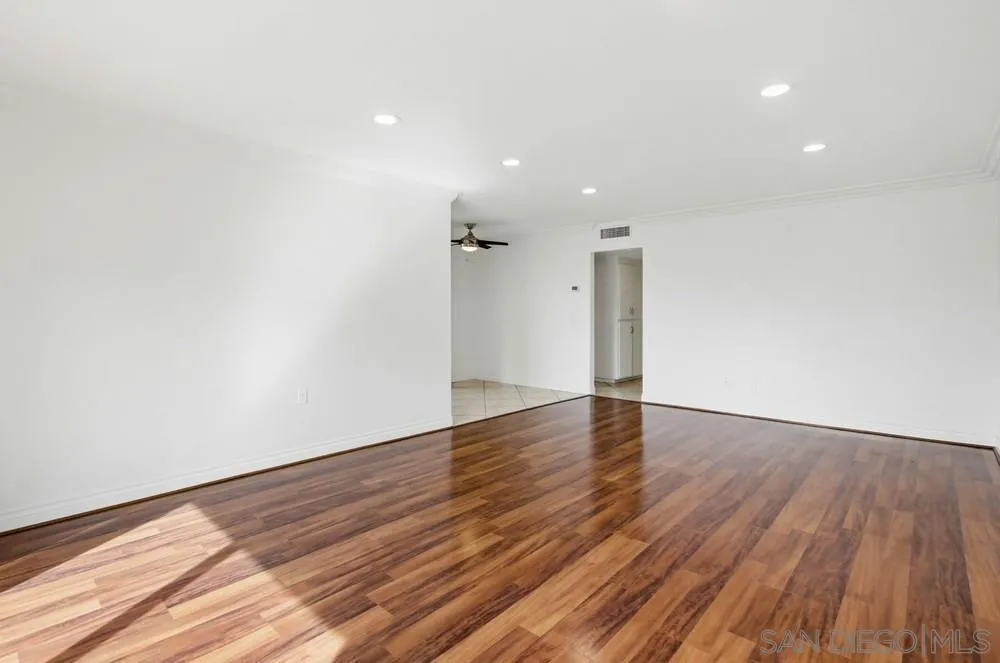 Photo #8: 260005437 Listing: Photo #8