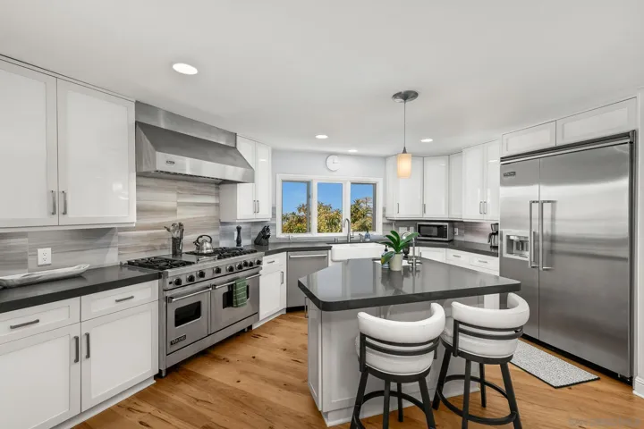 7651 COUNTRY CLUB DRIVE, LA JOLLA, CA 92037  Photo 11