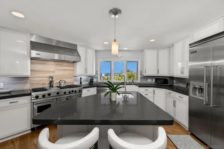 7651 COUNTRY CLUB DRIVE, LA JOLLA, CA 92037  Photo 10