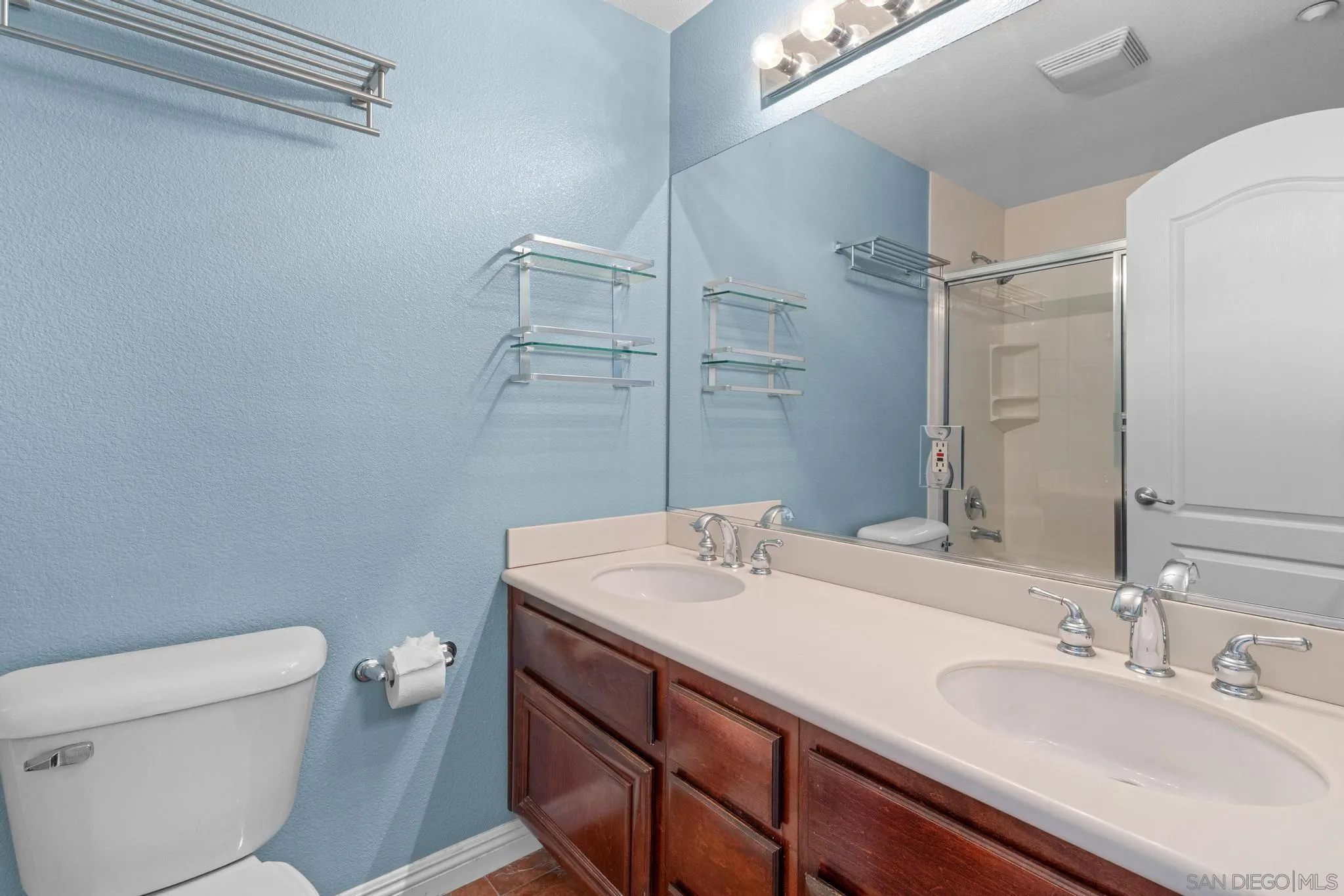 https://cdn.realtyfeed.com/cdn/127/260005440/88f5f694169f9f8fe9f3cb0d350352b9.webp