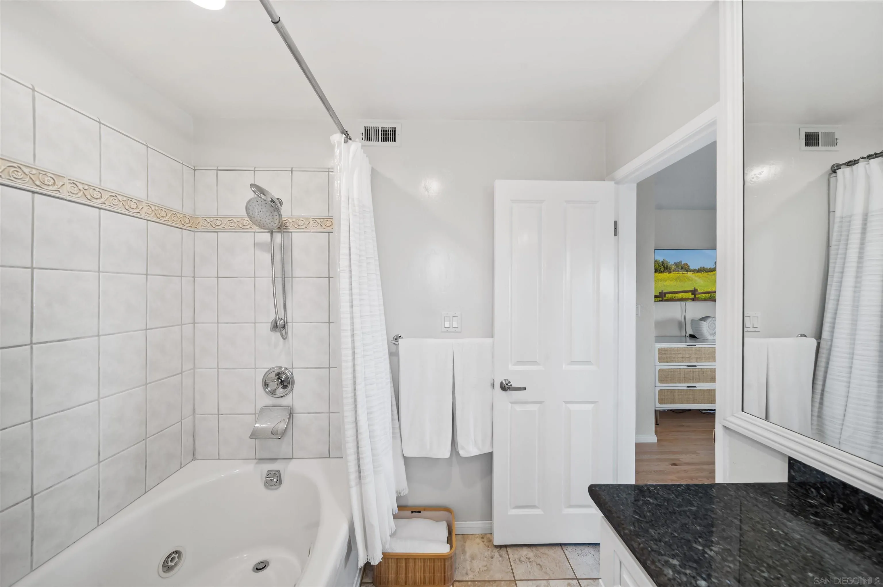 Photo #31: 260005441 Listing: Photo #31