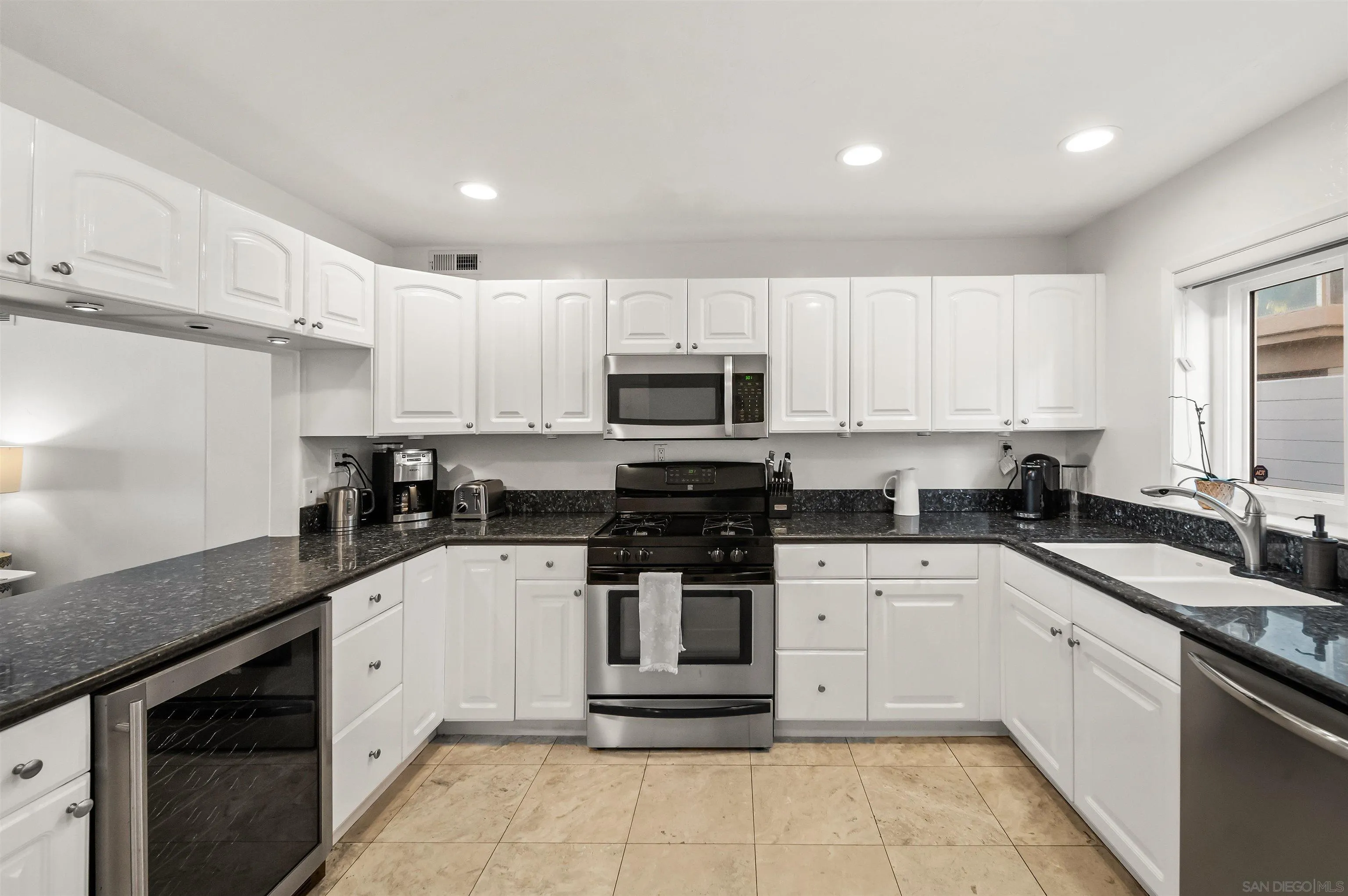 Photo #14: 260005441 Listing: Photo #14