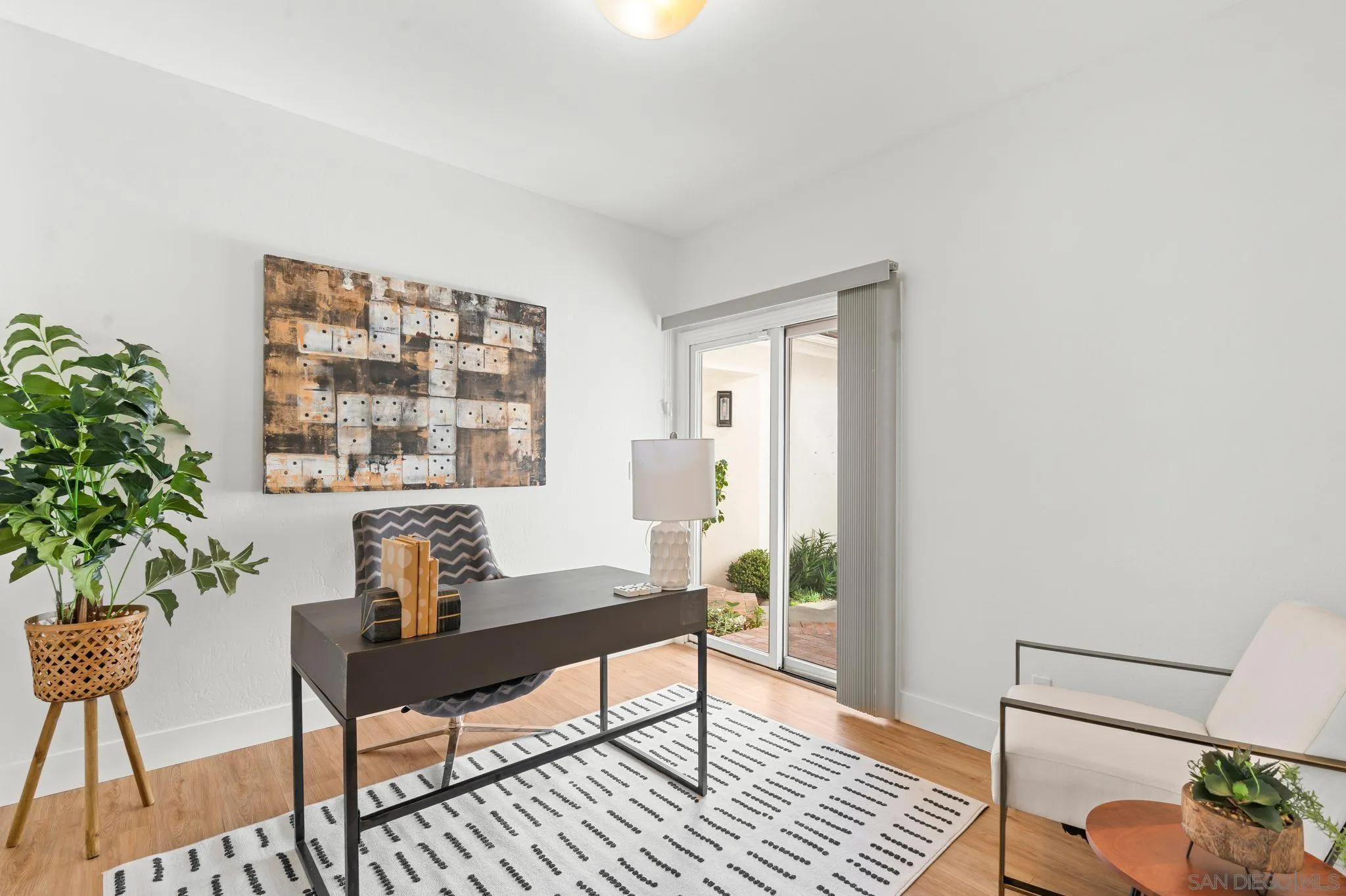 https://cdn.realtyfeed.com/cdn/127/260005458/211e4c5ba28a8fb4ac491f68e4af39e8.webp