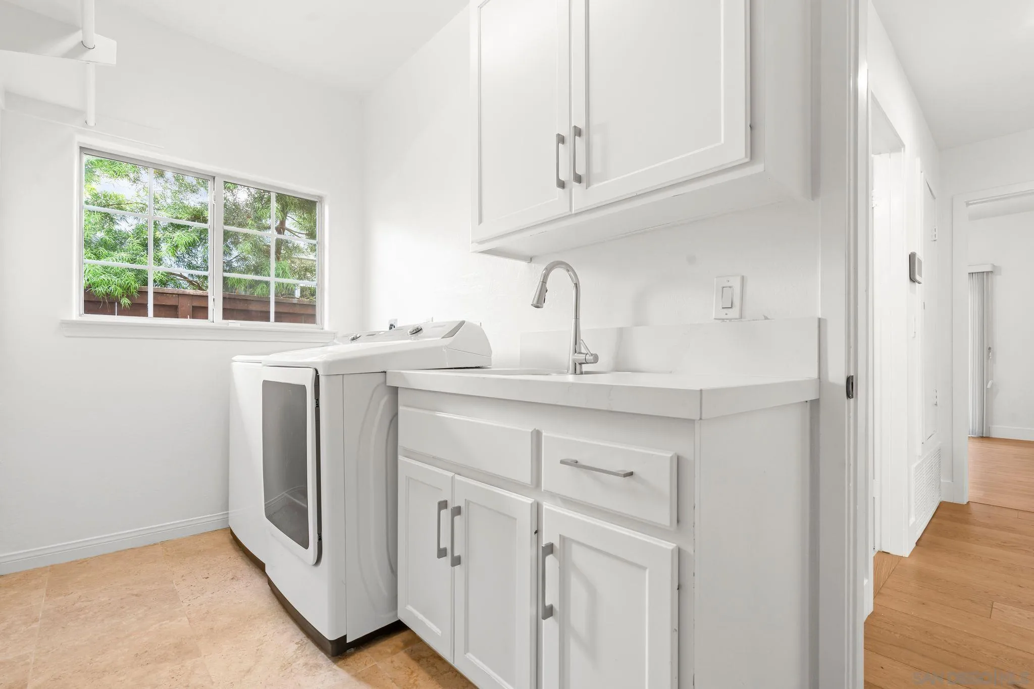 https://cdn.realtyfeed.com/cdn/127/260005458/2b8b0b1a5730958d8f0ab896c0c5c748.webp