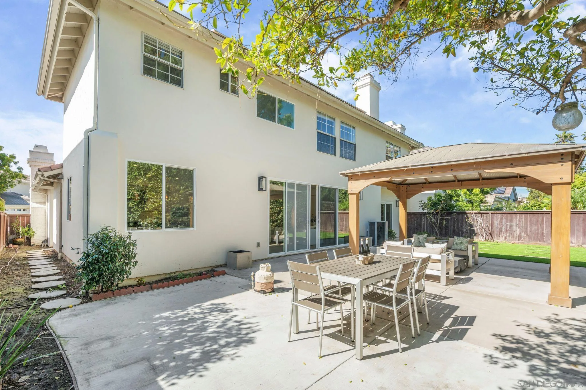 https://cdn.realtyfeed.com/cdn/127/260005458/357604ab8d49e7d1f611e5a8e931513e.webp