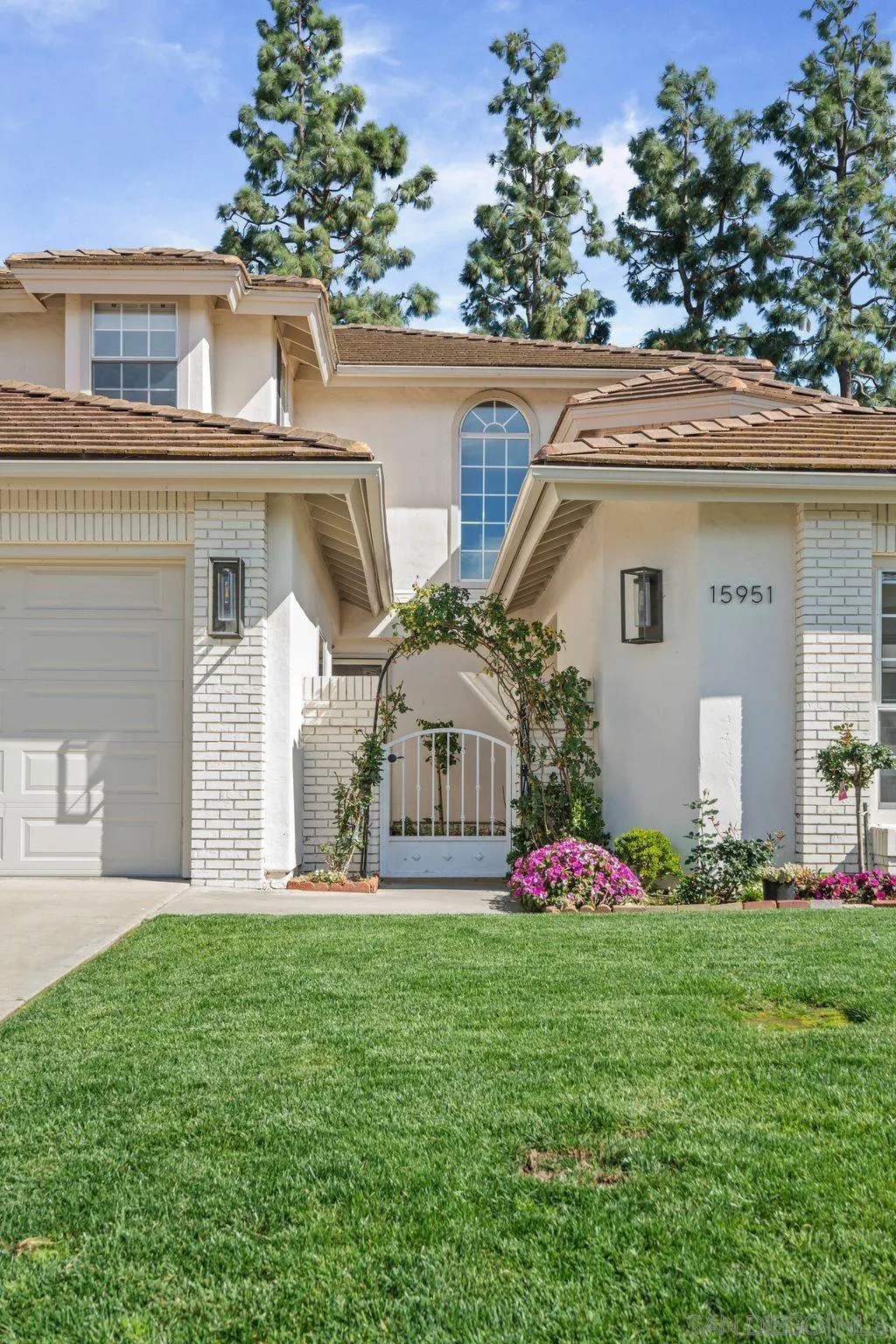 https://cdn.realtyfeed.com/cdn/127/260005458/616bafc522113b4b08956aaec2b34a27.webp