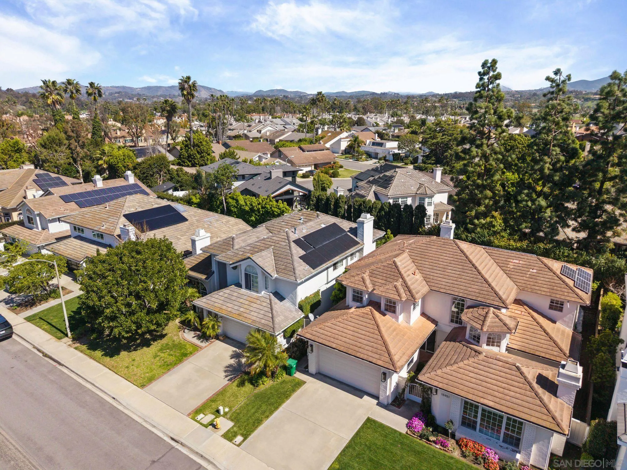 https://cdn.realtyfeed.com/cdn/127/260005458/7720e9546d3d470c3cbd4ef6c3a31c71.webp