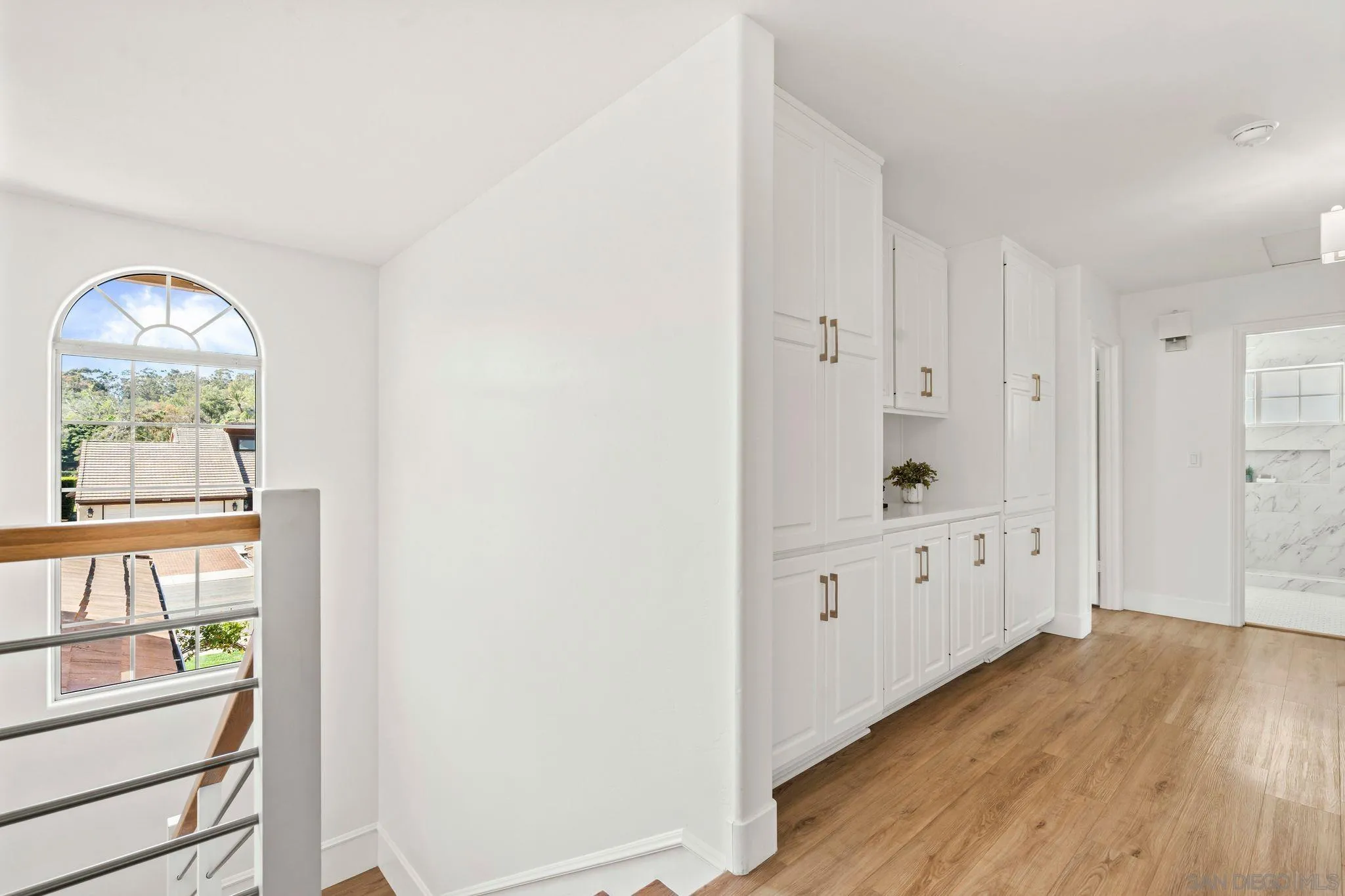 https://cdn.realtyfeed.com/cdn/127/260005458/d5a61d3f74356d1016011fffbae3a9f4.webp
