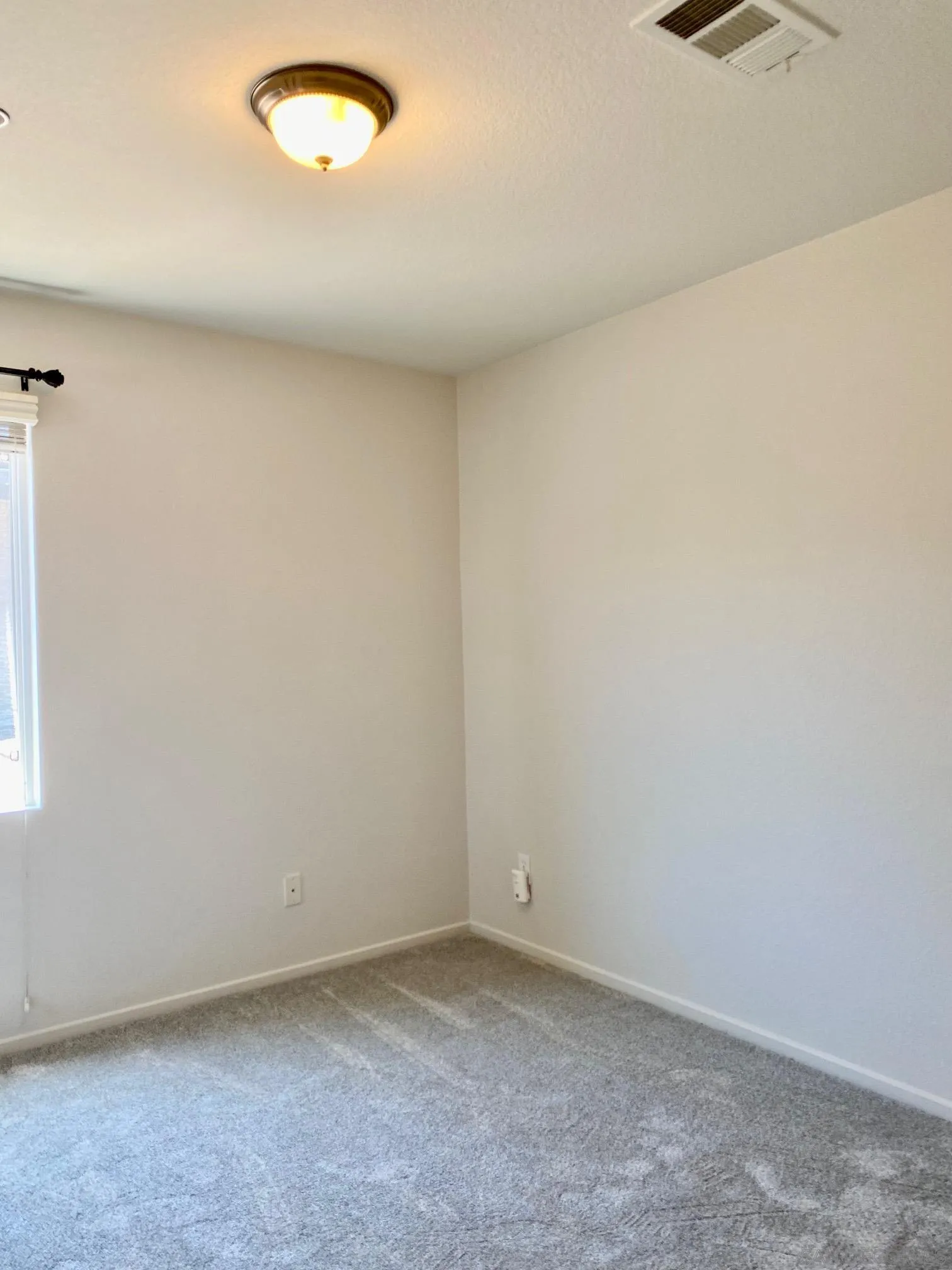 https://cdn.realtyfeed.com/cdn/127/260005464/1cd3d77a7659e25e1c00419704d4ac90.webp