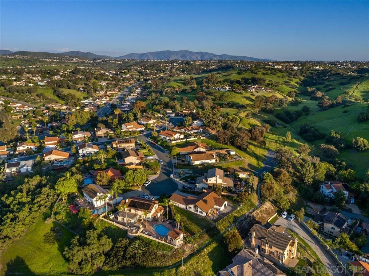 https://cdn.realtyfeed.com/cdn/127/260005465/74c10f86269f5a87e3f1045dd3217e7d.webp