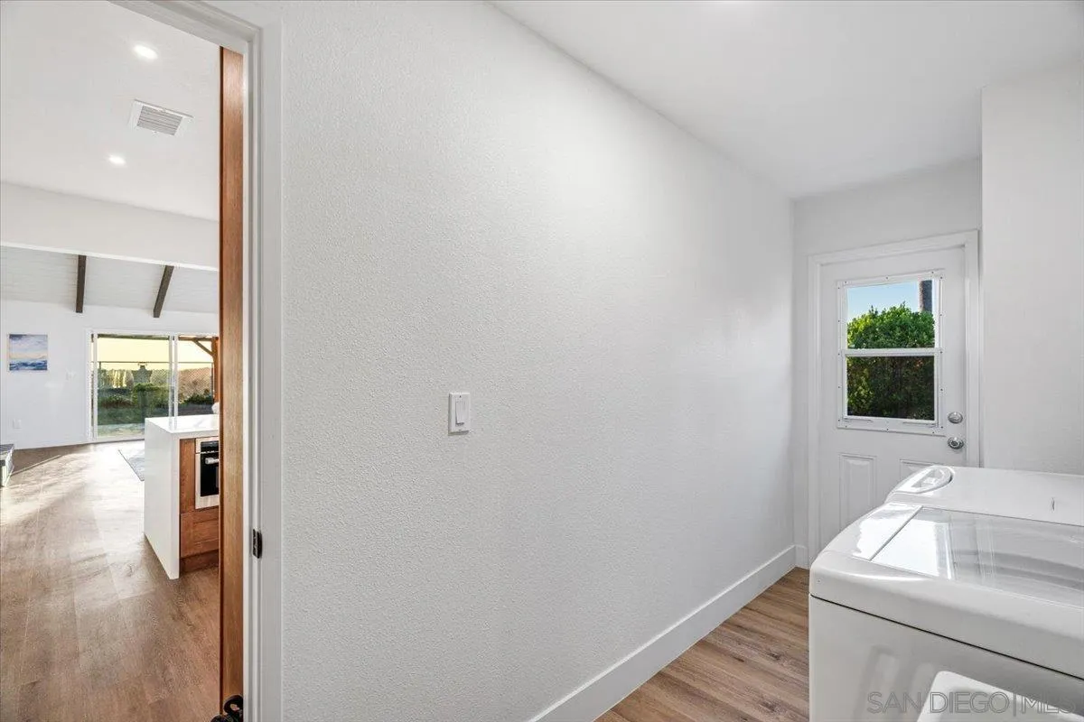 https://cdn.realtyfeed.com/cdn/127/260005465/c6a10e7975519361c0febf723332e7f2.webp