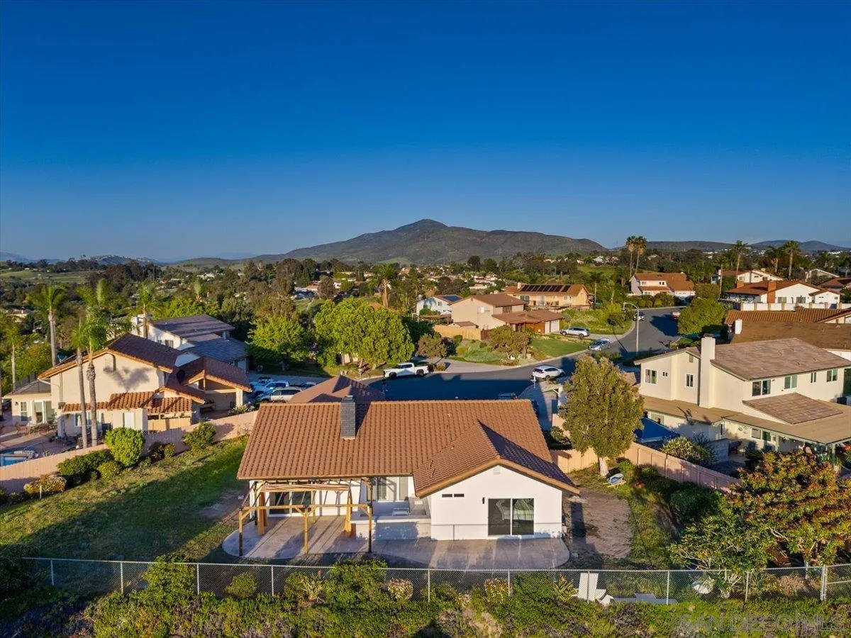 https://cdn.realtyfeed.com/cdn/127/260005465/d896ae4624c2470eab3d469bc8658d97.webp