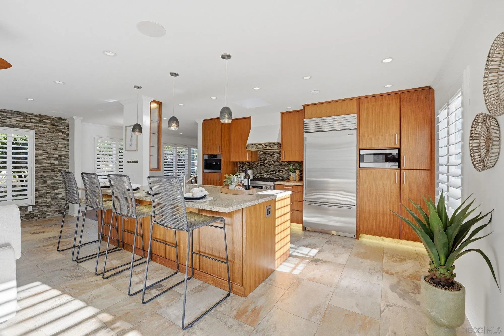 https://cdn.realtyfeed.com/cdn/127/260005466/105626c2f970de3ae4cb1fff8049b625.webp