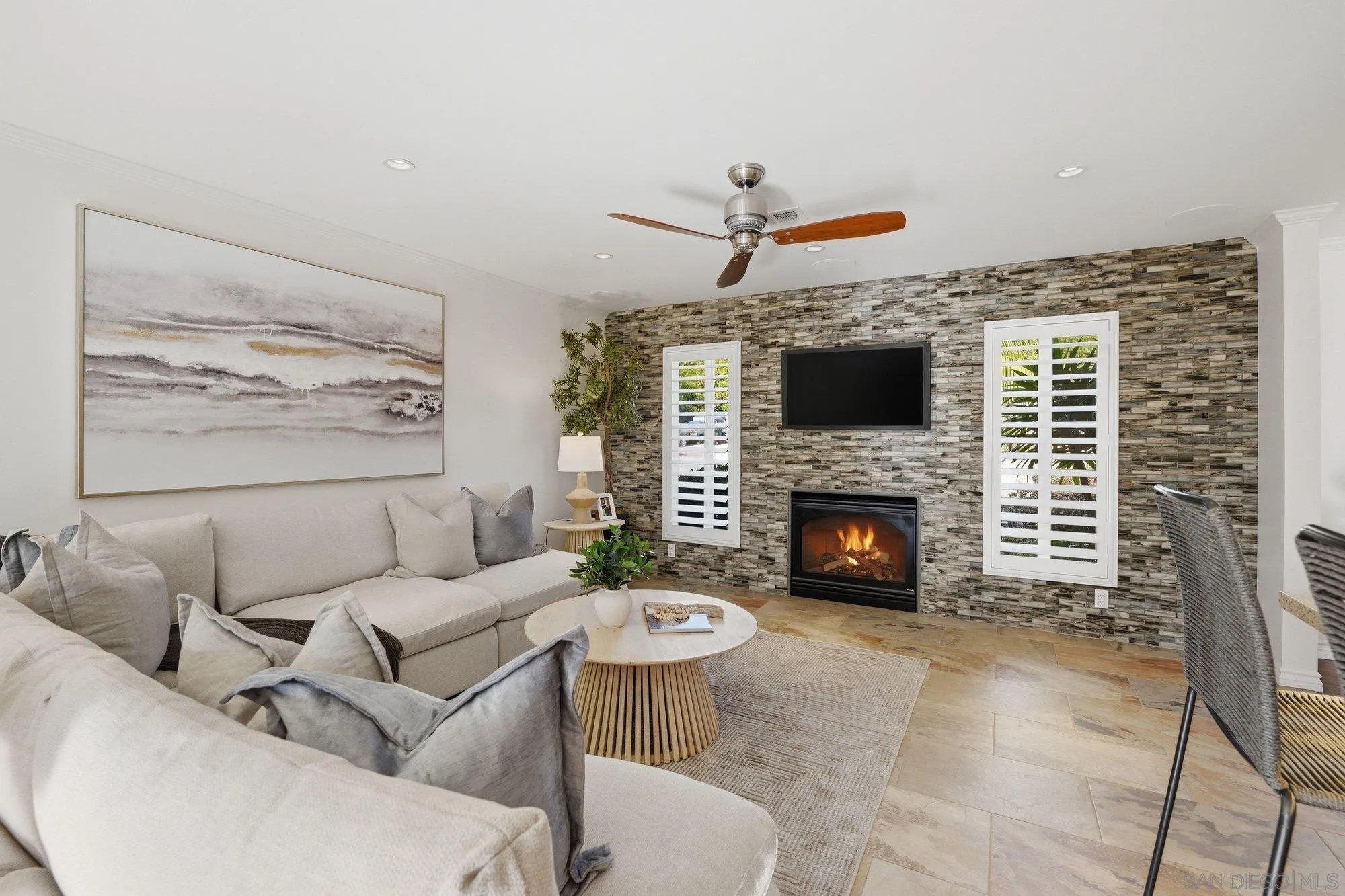https://cdn.realtyfeed.com/cdn/127/260005466/4b69619430d2967bf3ec27dc321415c5.webp