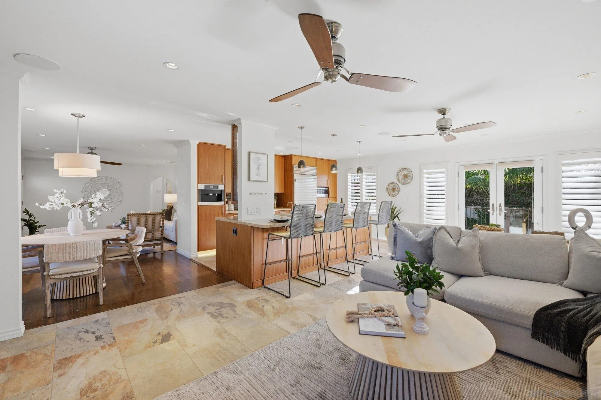 https://cdn.realtyfeed.com/cdn/127/260005466/61e7b4a74fa02f37a34297454e09454d.webp