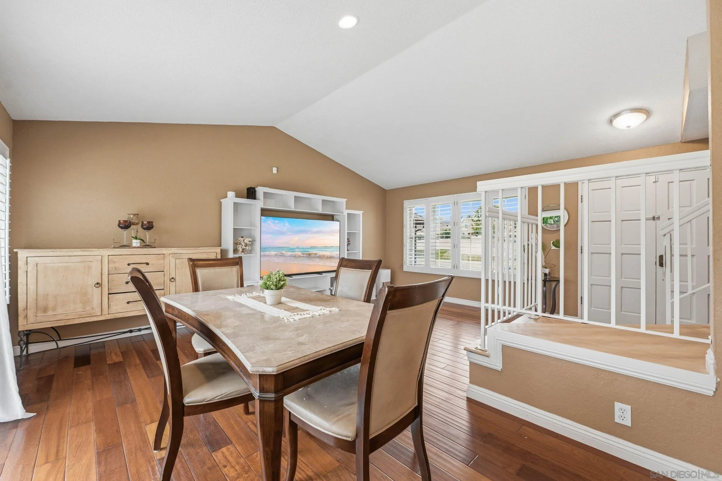 https://cdn.realtyfeed.com/cdn/127/260005468/244aec9624bc2e9cf2abee02978d6894.webp