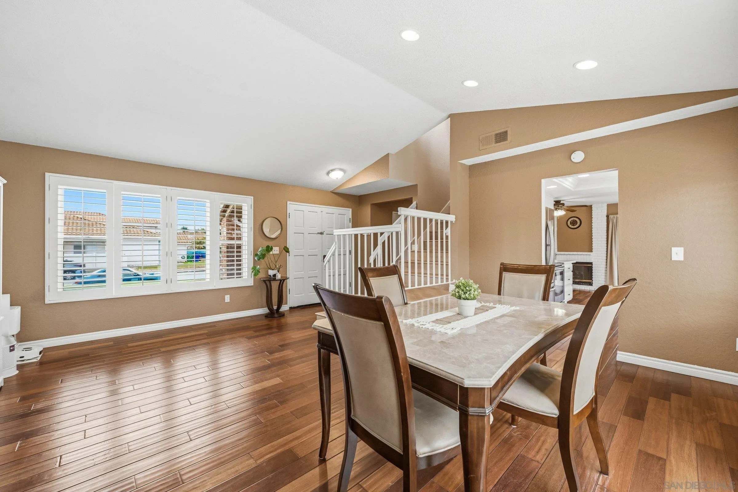 https://cdn.realtyfeed.com/cdn/127/260005468/d186af76dbbcee5278426a78d27b2331.webp