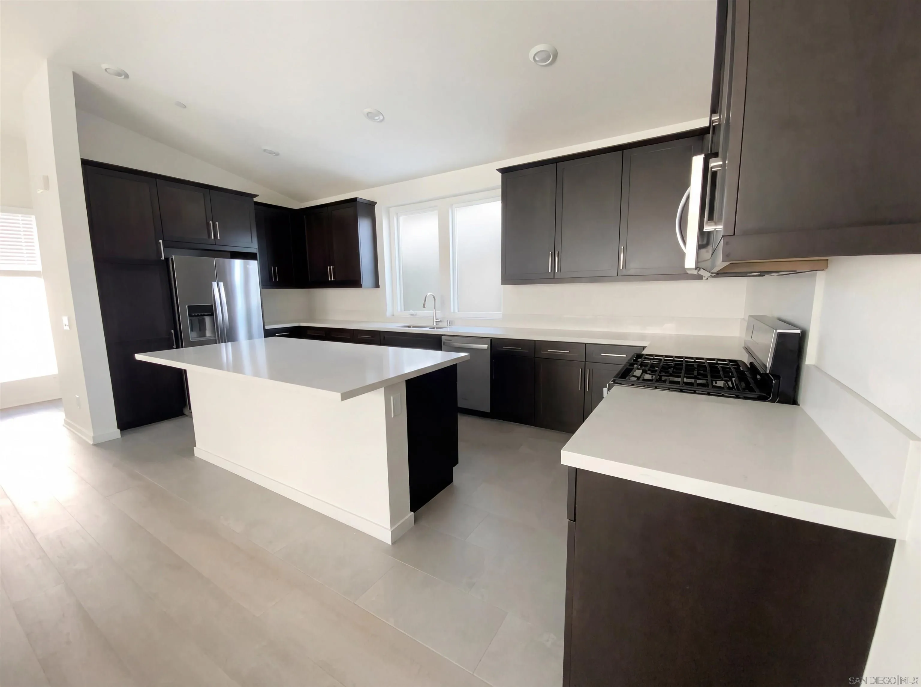 https://cdn.realtyfeed.com/cdn/127/260005474/1659ad21037c5a2340c7da5242606dd0.webp